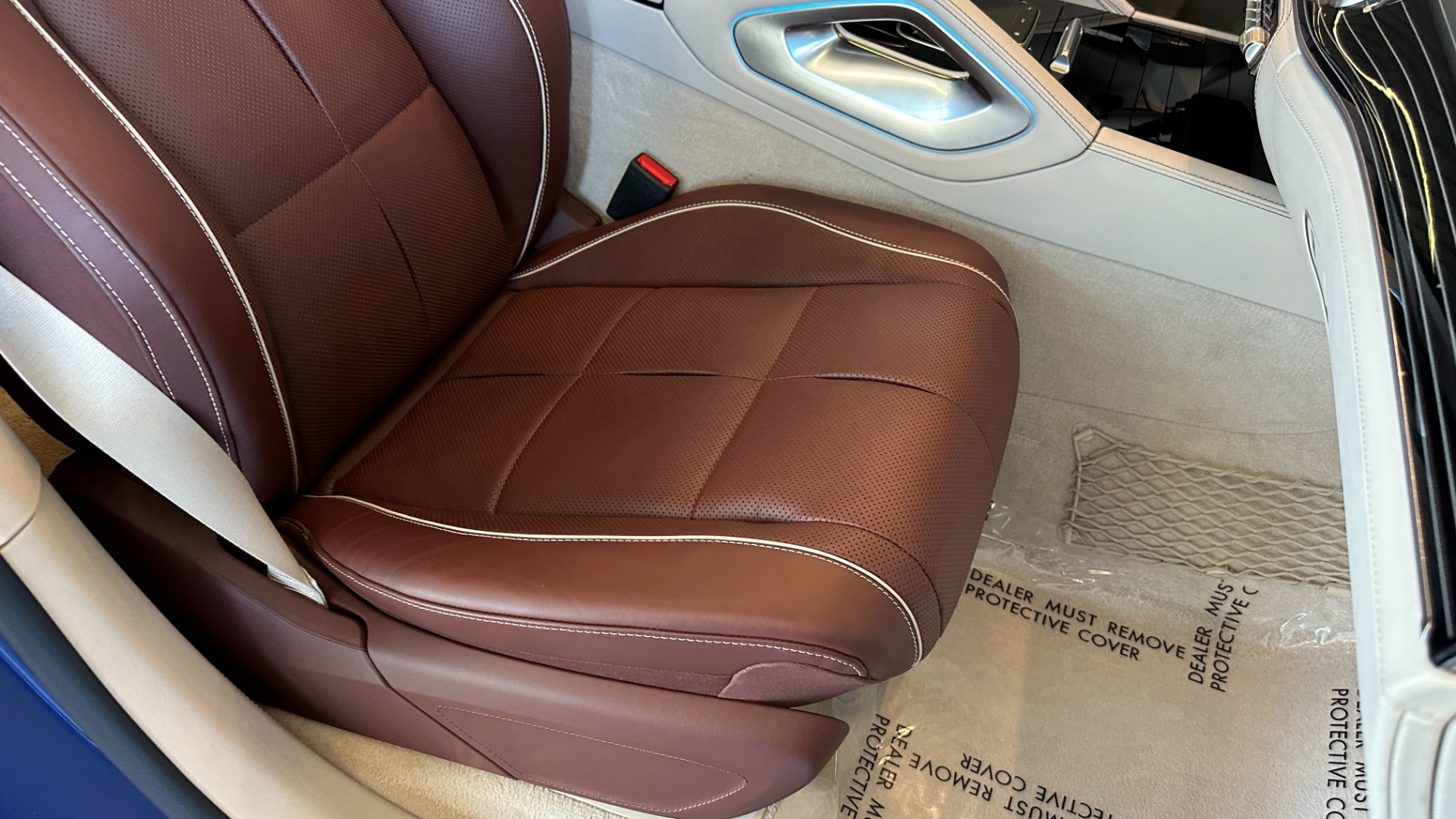 Used 2021 Mercedes-Benz GLS MAYBACH GLS600 / 23IN WHEELS / PIANO BLACK TRIM / CHAMPAGNE FRIDGE for sale $216,995 at Formula Imports in Charlotte NC 28227 39