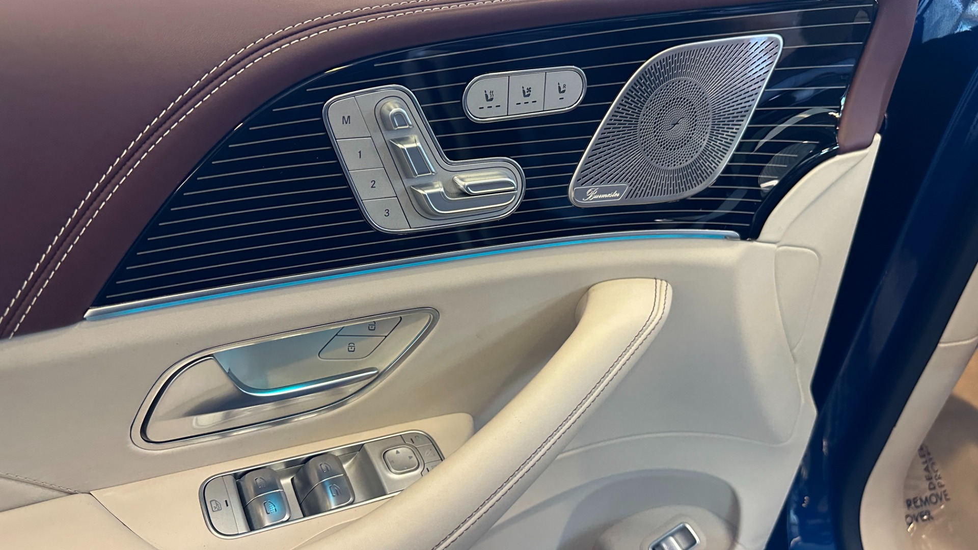 Used 2021 Mercedes-Benz GLS MAYBACH GLS600 / 23IN WHEELS / PIANO BLACK TRIM / CHAMPAGNE FRIDGE for sale $216,995 at Formula Imports in Charlotte NC 28227 46