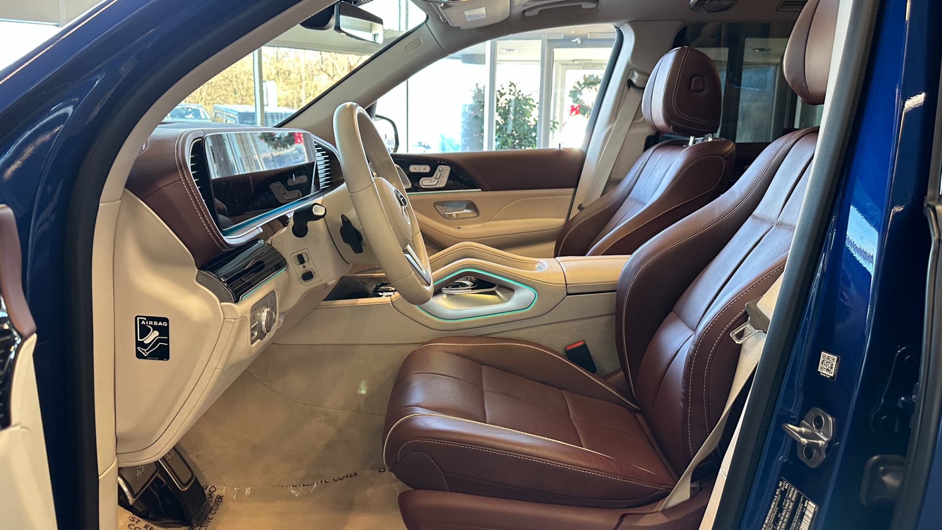 Used 2021 Mercedes-Benz GLS MAYBACH GLS600 / 23IN WHEELS / PIANO BLACK TRIM / CHAMPAGNE FRIDGE for sale Sold at Formula Imports in Charlotte NC 28227 48