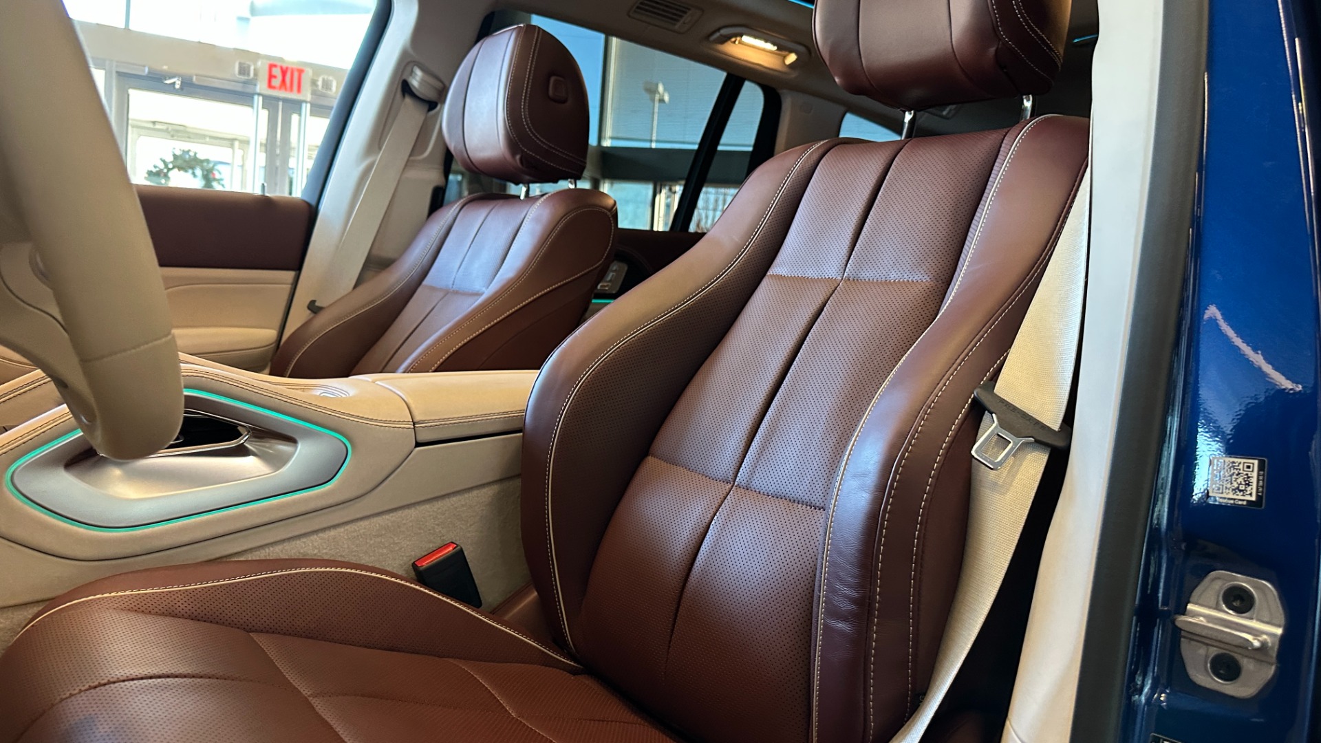 Used 2021 Mercedes-Benz GLS MAYBACH GLS600 / 23IN WHEELS / PIANO BLACK TRIM / CHAMPAGNE FRIDGE for sale $216,995 at Formula Imports in Charlotte NC 28227 49