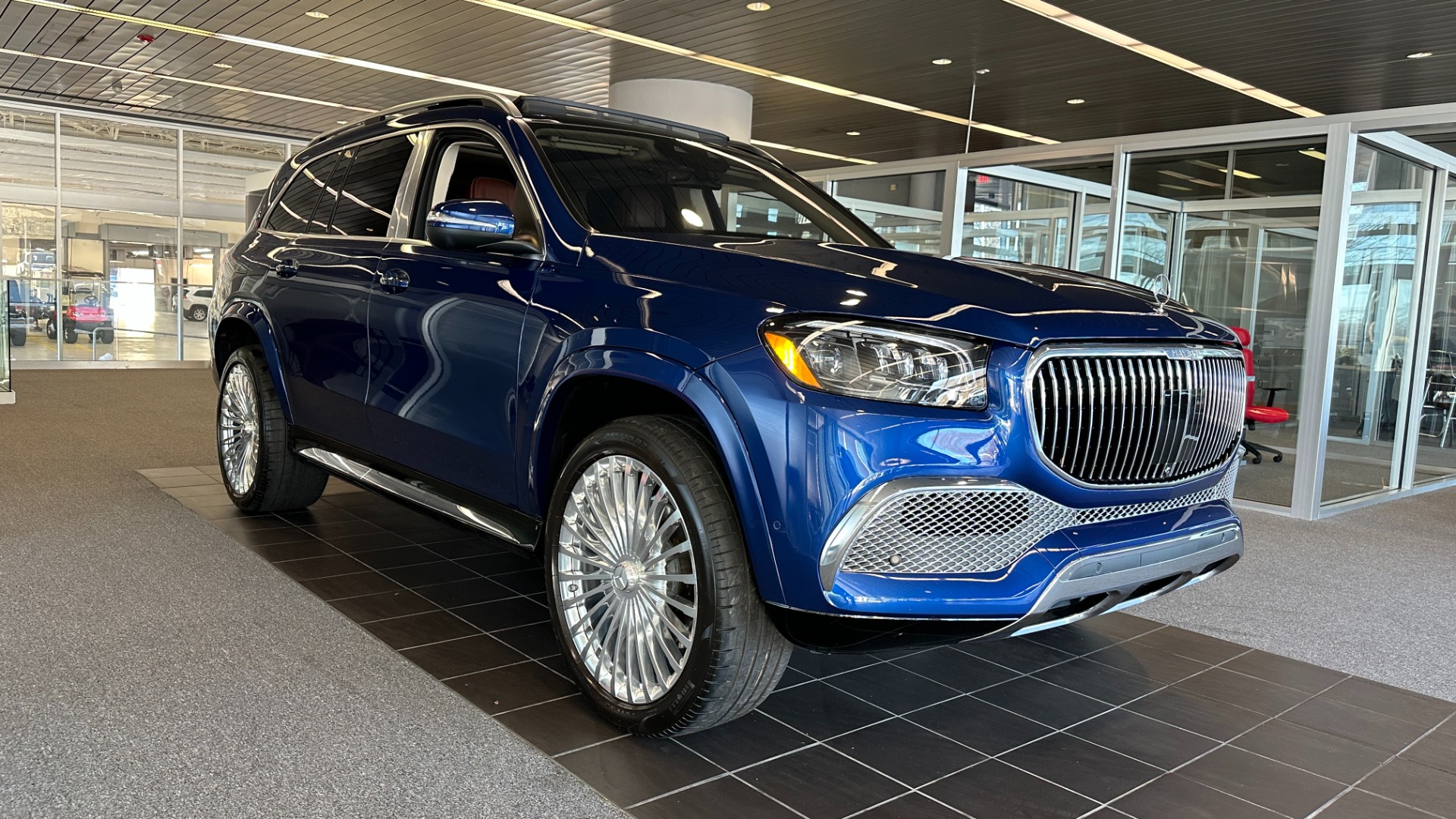 Used 2021 Mercedes-Benz GLS MAYBACH GLS600 / 23IN WHEELS / PIANO BLACK TRIM / CHAMPAGNE FRIDGE for sale Sold at Formula Imports in Charlotte NC 28227 5
