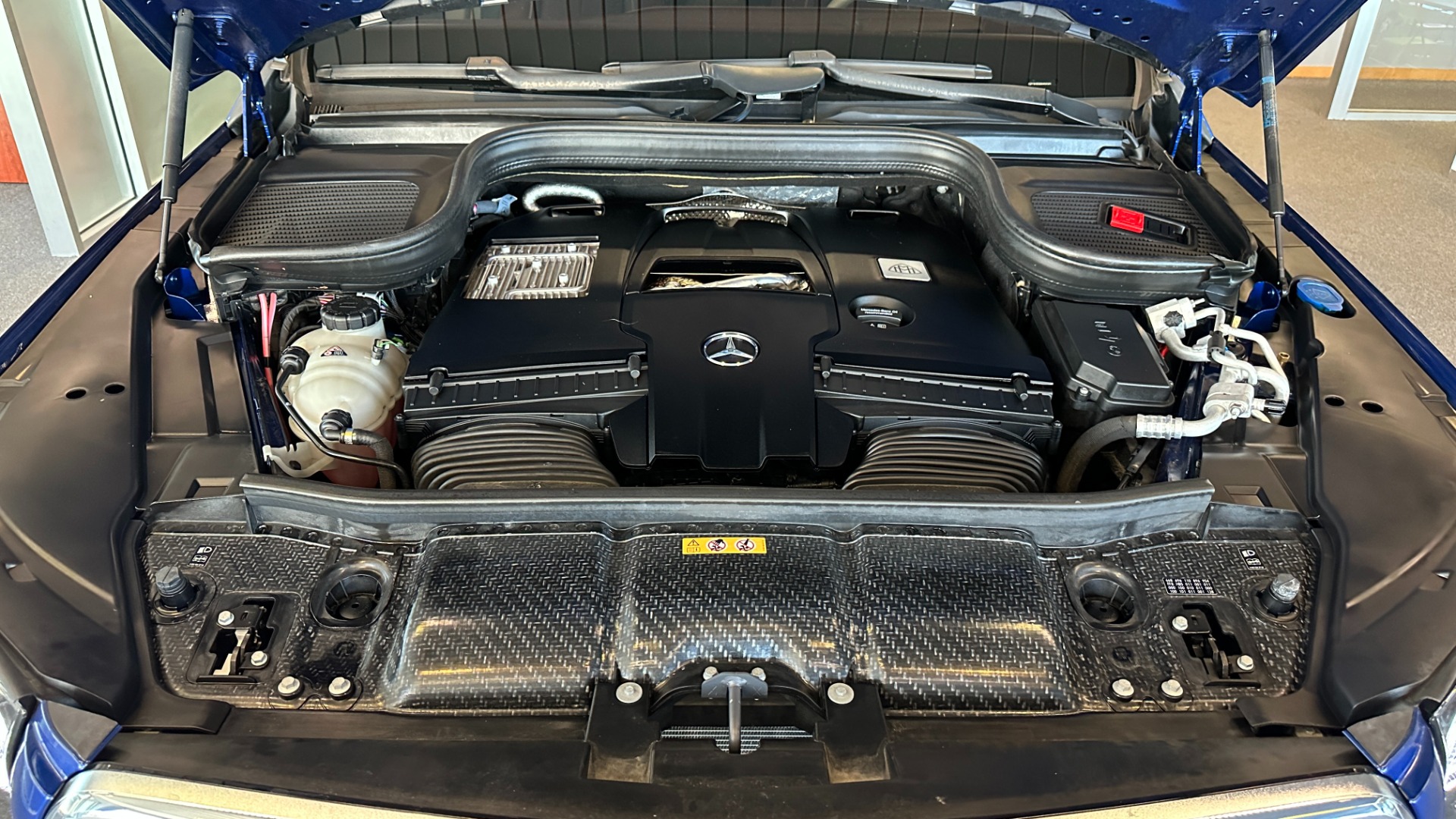 Used 2021 Mercedes-Benz GLS MAYBACH GLS600 / 23IN WHEELS / PIANO BLACK TRIM / CHAMPAGNE FRIDGE for sale $216,995 at Formula Imports in Charlotte NC 28227 64