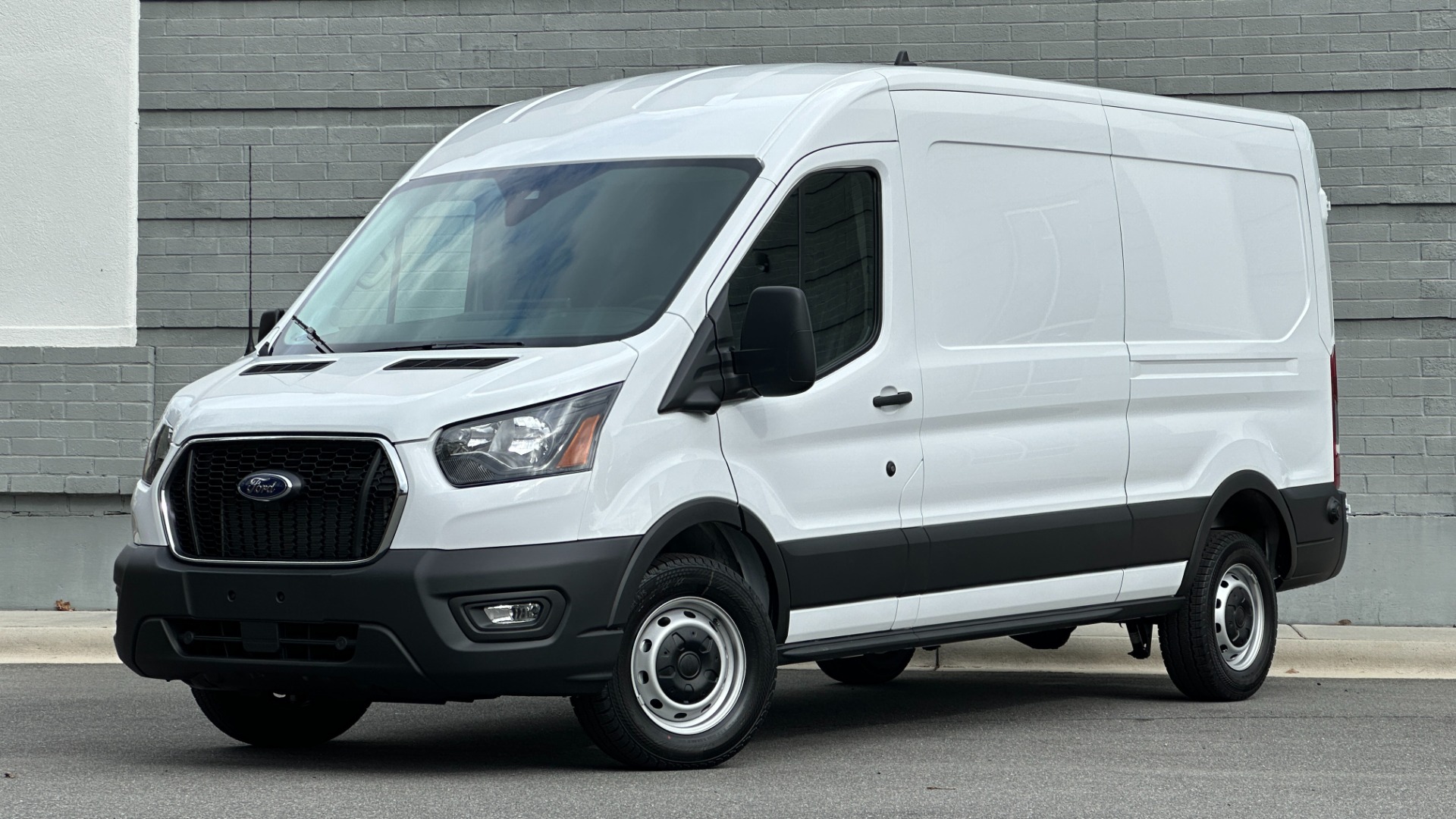 Used 2023 Ford Transit Cargo Van 350 / MEDIUM ROOF / LONG WHEEL BASE / 3DR  / SYNC 4 NAV / 360 DEGREE CAMERA For Sale ($64,995)