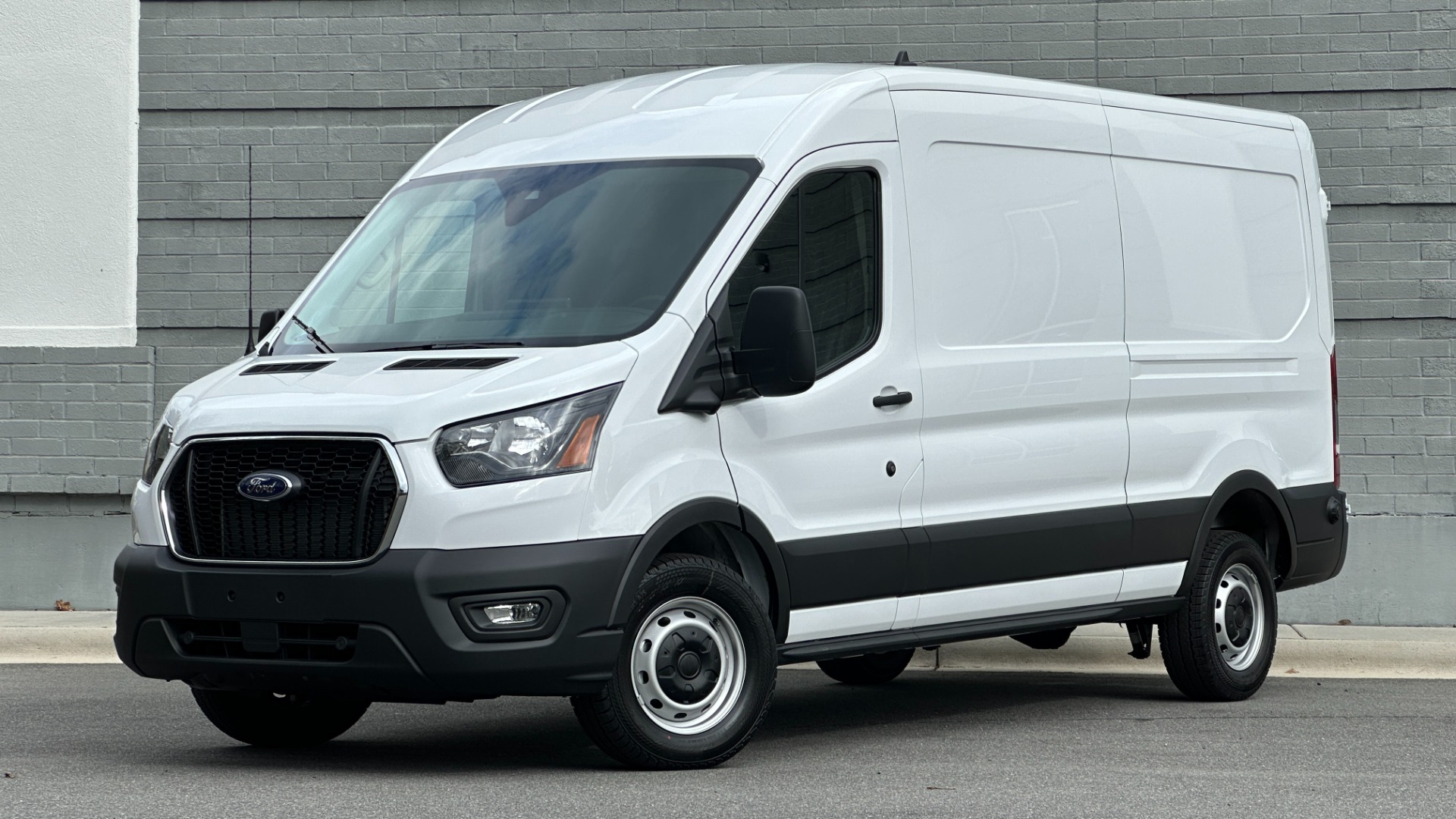 Ford Transit Medium Roof - Exploring 90 Images & 10+ Videos