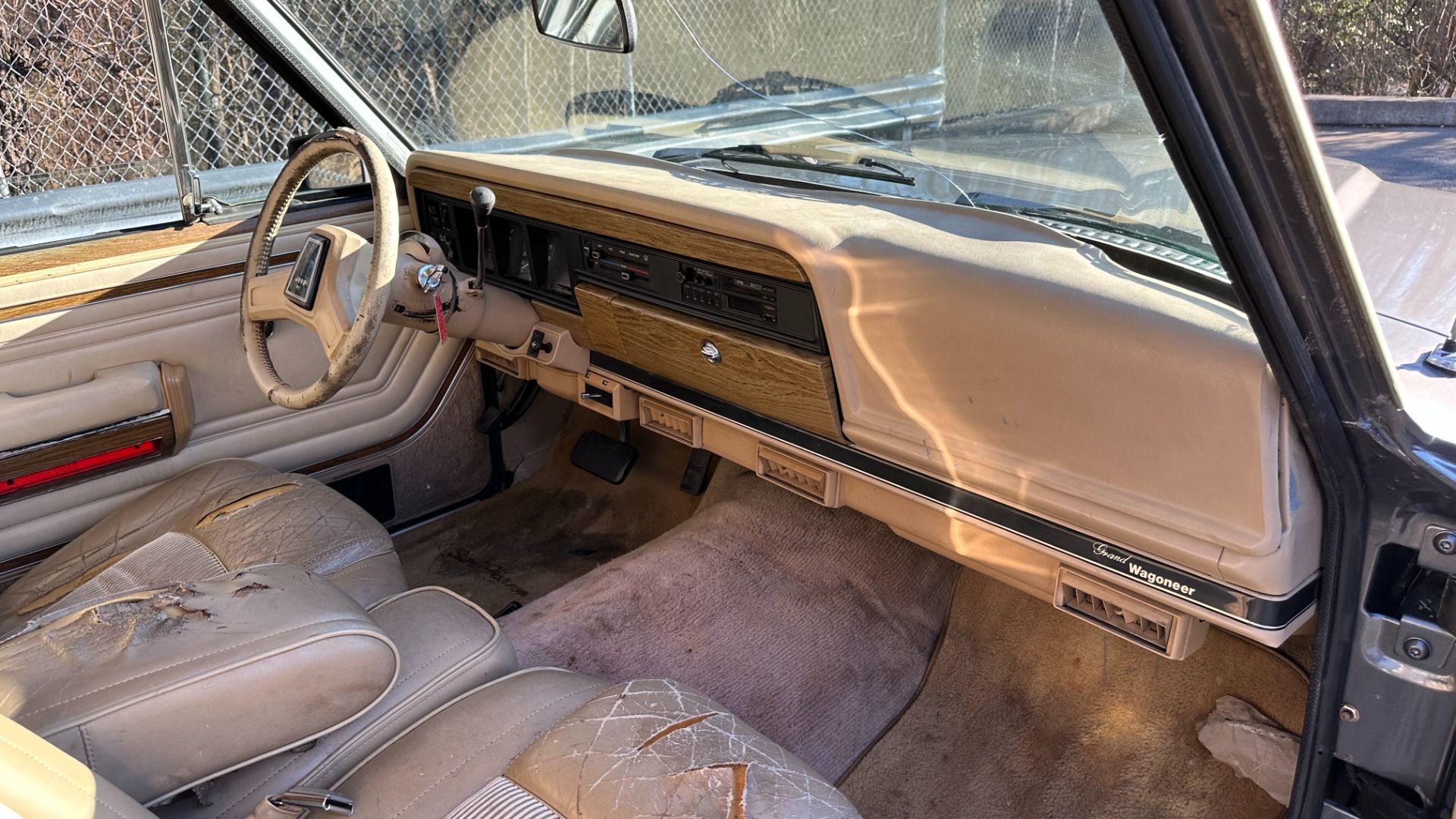 Used 1990 Jeep 5.9L V8 ENGINE / LEATHER AND CLOTH / WOOD SIDING / 4WD for sale $15,995 at Formula Imports in Charlotte NC 28227 10