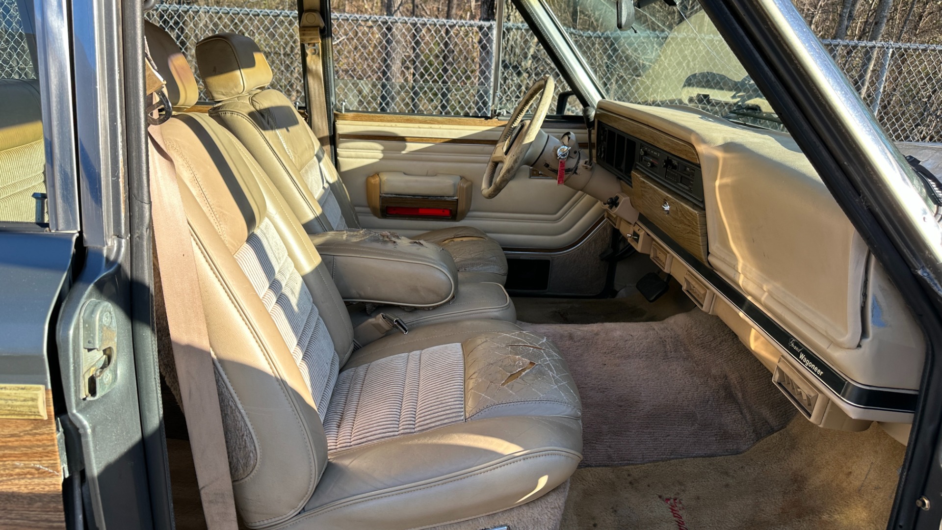 Used 1990 Jeep 5.9L V8 ENGINE / LEATHER AND CLOTH / WOOD SIDING / 4WD for sale $15,995 at Formula Imports in Charlotte NC 28227 11