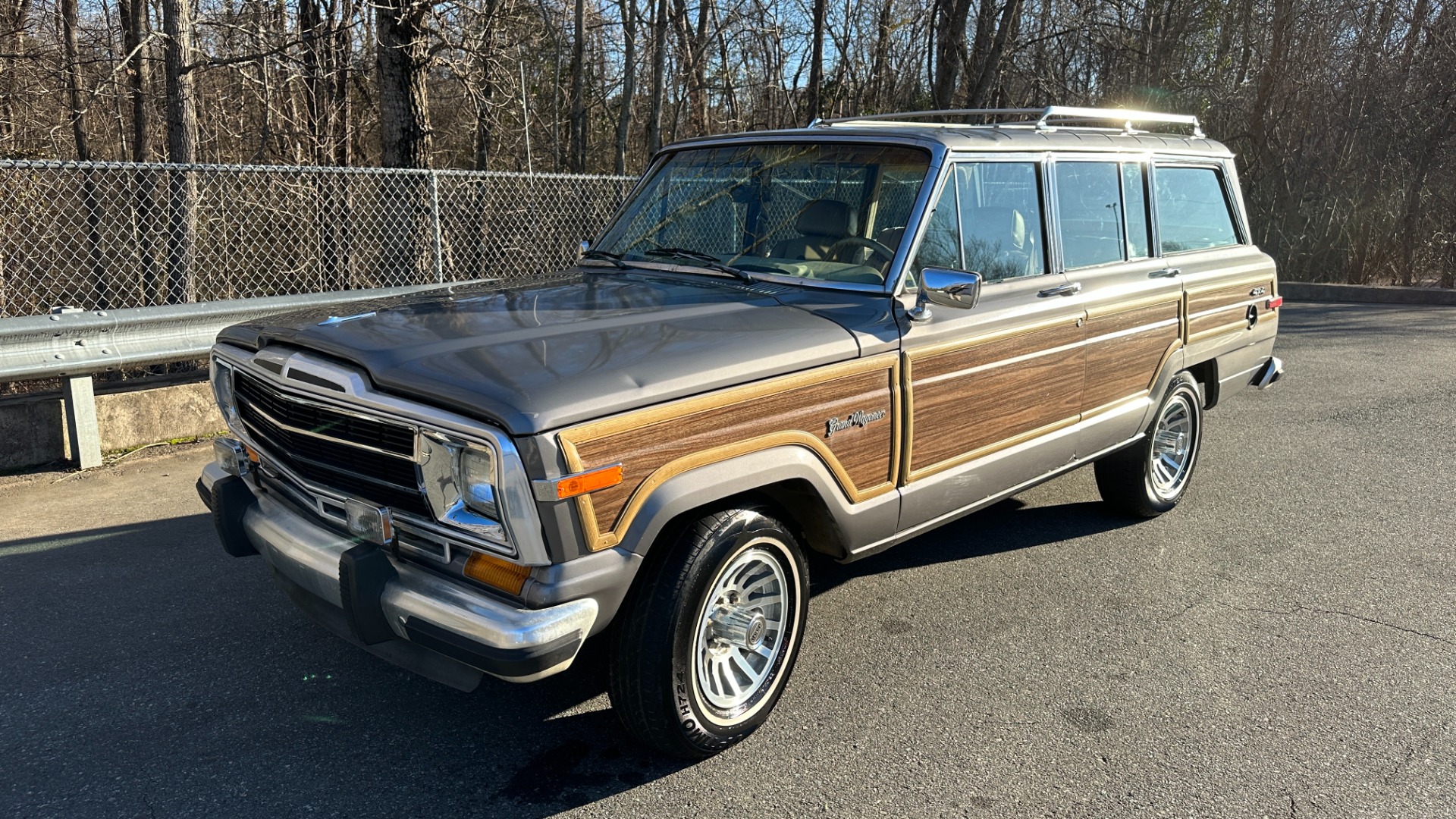 Used 1990 Jeep 5.9L V8 ENGINE / LEATHER AND CLOTH / WOOD SIDING / 4WD for sale $15,995 at Formula Imports in Charlotte NC 28227 2