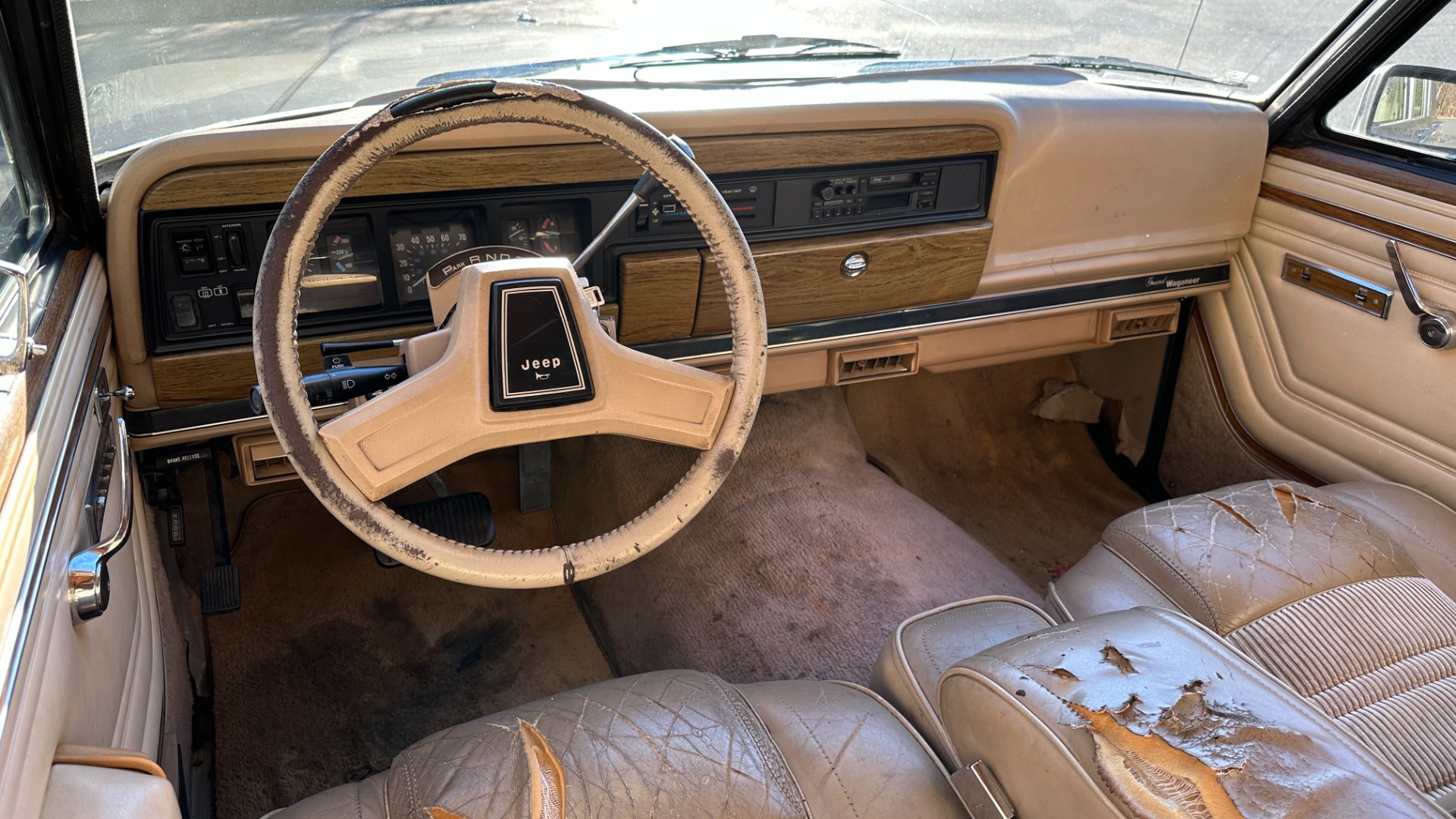 Used 1990 Jeep 5.9L V8 ENGINE / LEATHER AND CLOTH / WOOD SIDING / 4WD for sale $15,995 at Formula Imports in Charlotte NC 28227 36