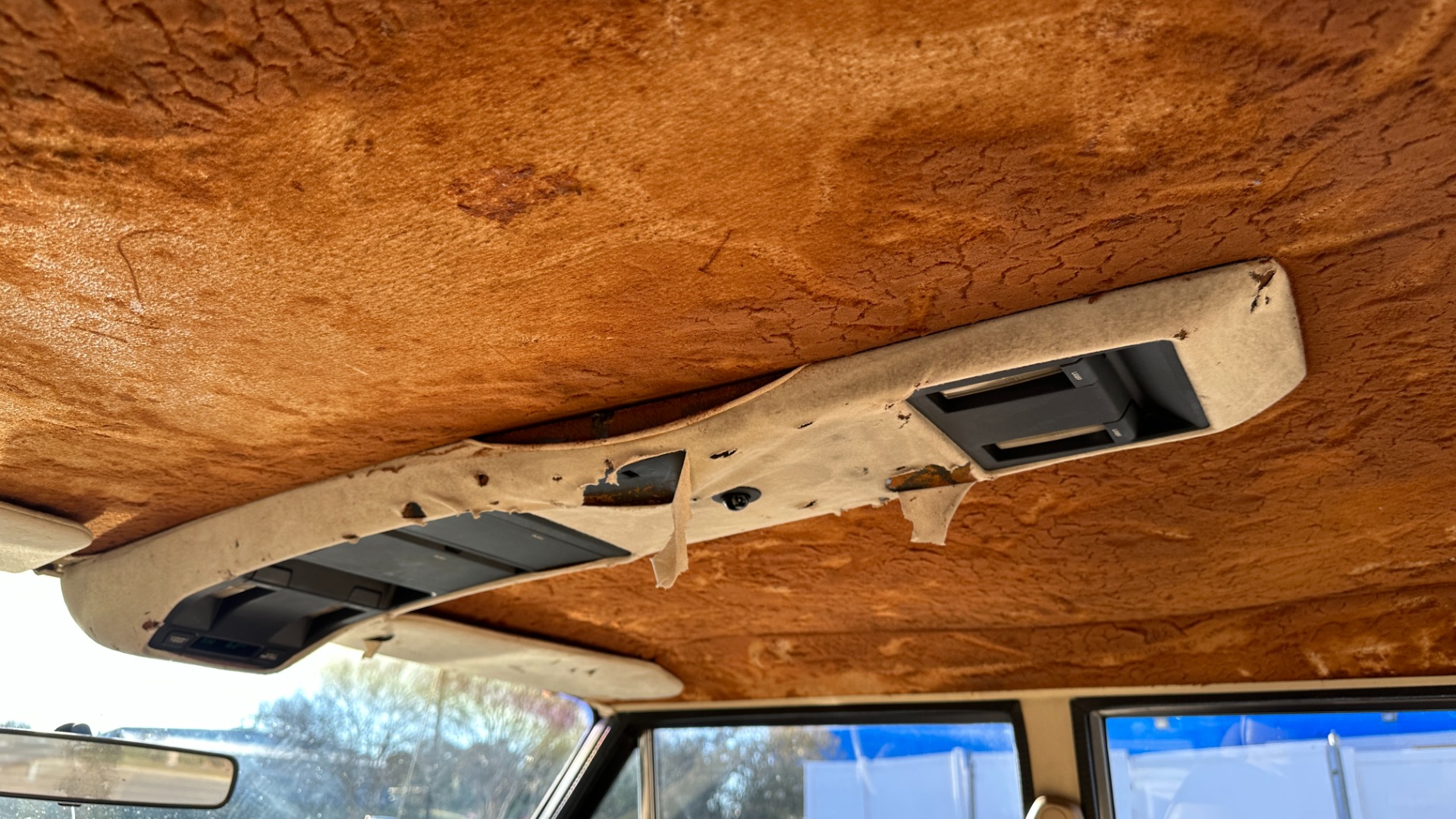 Used 1990 Jeep 5.9L V8 ENGINE / LEATHER AND CLOTH / WOOD SIDING / 4WD for sale $15,995 at Formula Imports in Charlotte NC 28227 38