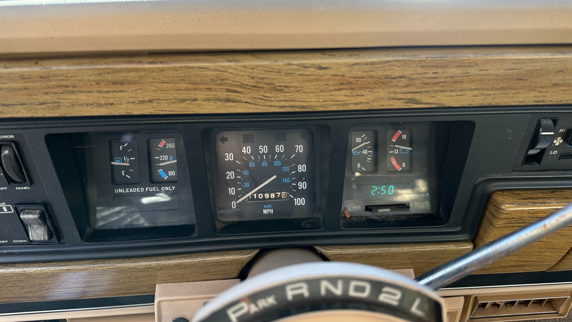 Used 1990 Jeep 5.9L V8 ENGINE / LEATHER AND CLOTH / WOOD SIDING / 4WD for sale $15,995 at Formula Imports in Charlotte NC 28227 48