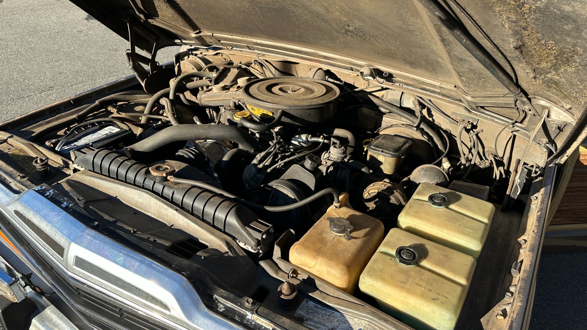 Used 1990 Jeep 5.9L V8 ENGINE / LEATHER AND CLOTH / WOOD SIDING / 4WD for sale $15,995 at Formula Imports in Charlotte NC 28227 49