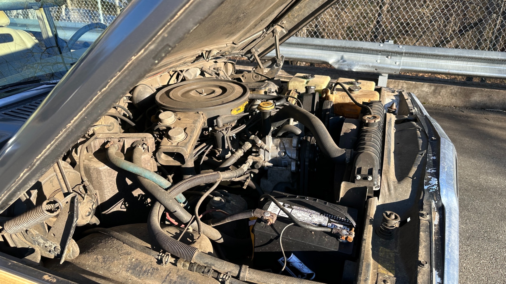 Used 1990 Jeep 5.9L V8 ENGINE / LEATHER AND CLOTH / WOOD SIDING / 4WD for sale $15,995 at Formula Imports in Charlotte NC 28227 50