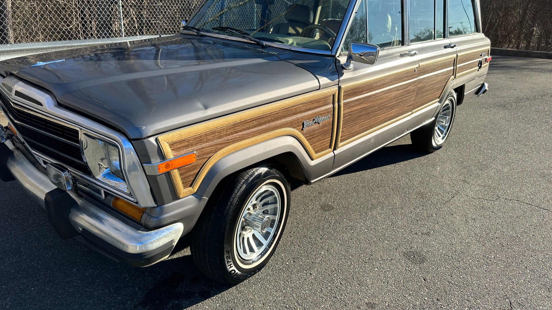 Used 1990 Jeep 5.9L V8 ENGINE / LEATHER AND CLOTH / WOOD SIDING / 4WD for sale $15,995 at Formula Imports in Charlotte NC 28227 53