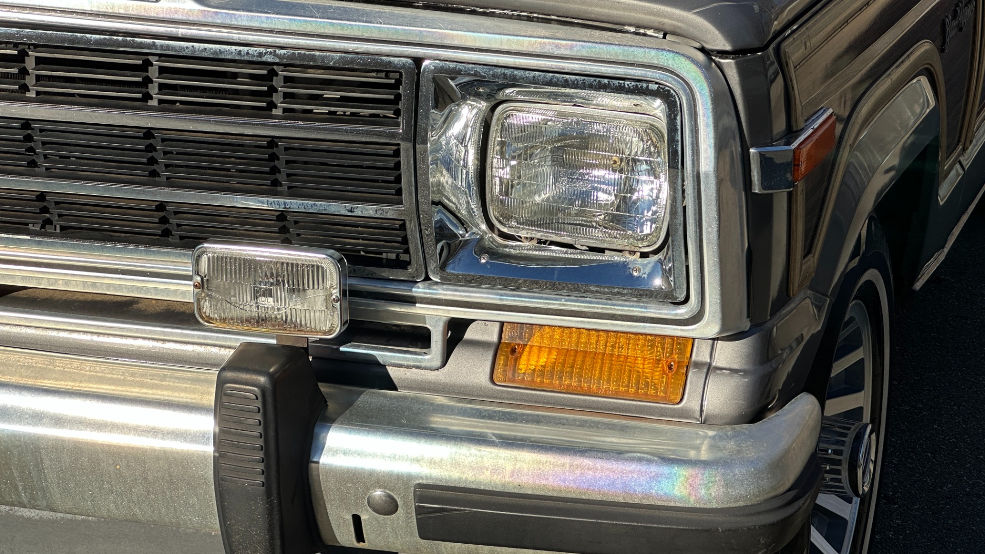 Used 1990 Jeep 5.9L V8 ENGINE / LEATHER AND CLOTH / WOOD SIDING / 4WD for sale $15,995 at Formula Imports in Charlotte NC 28227 60
