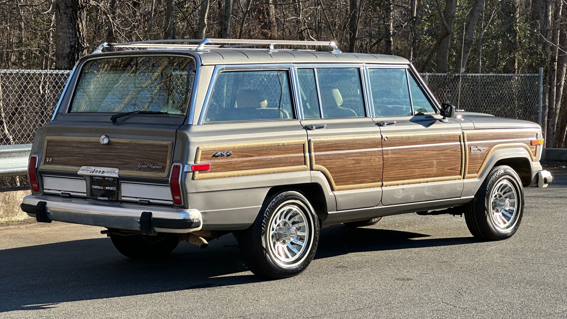 Used 1990 Jeep 5.9L V8 ENGINE / LEATHER AND CLOTH / WOOD SIDING / 4WD for sale $15,995 at Formula Imports in Charlotte NC 28227 7