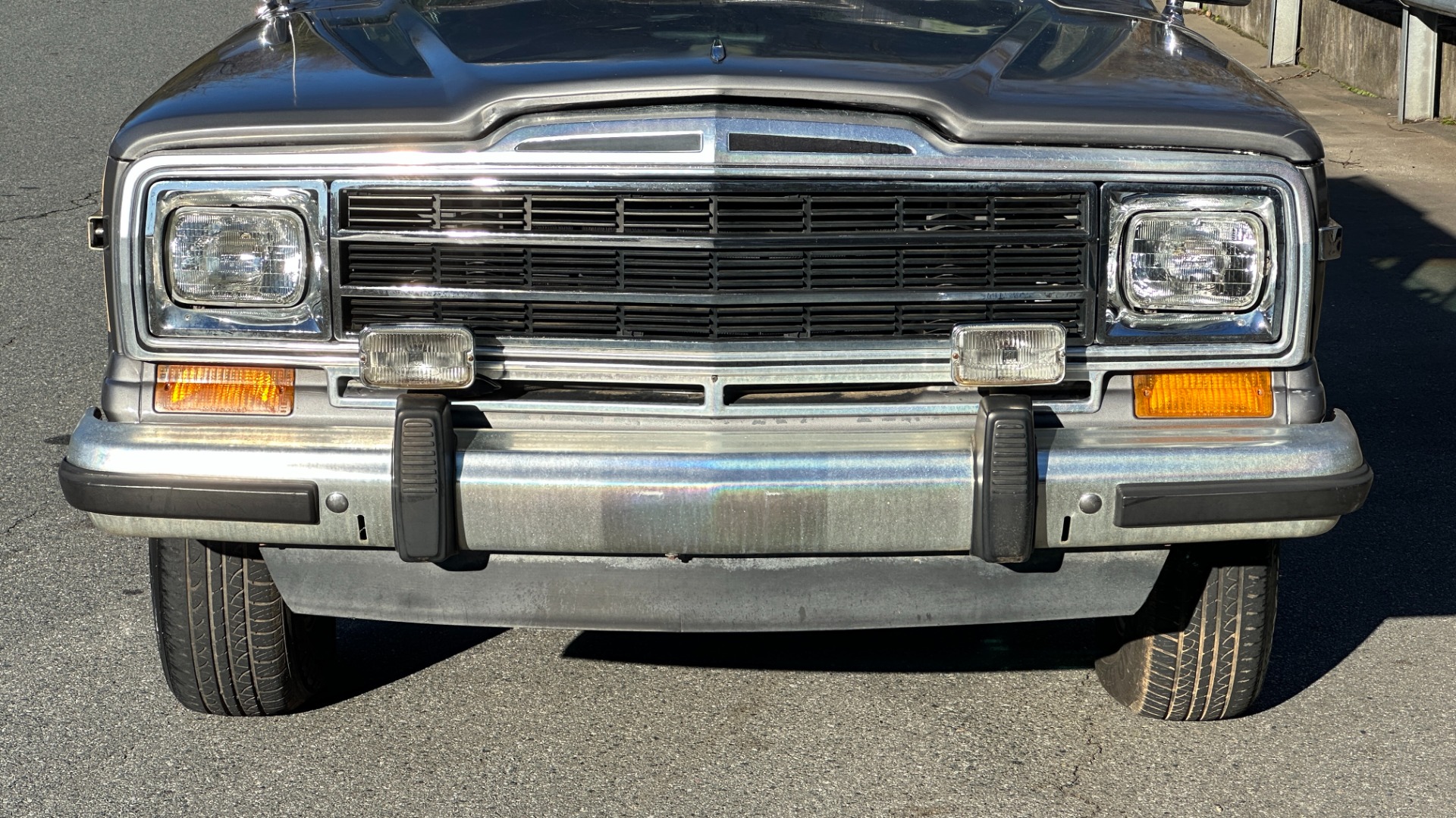 Used 1990 Jeep 5.9L V8 ENGINE / LEATHER AND CLOTH / WOOD SIDING / 4WD for sale $15,995 at Formula Imports in Charlotte NC 28227 9
