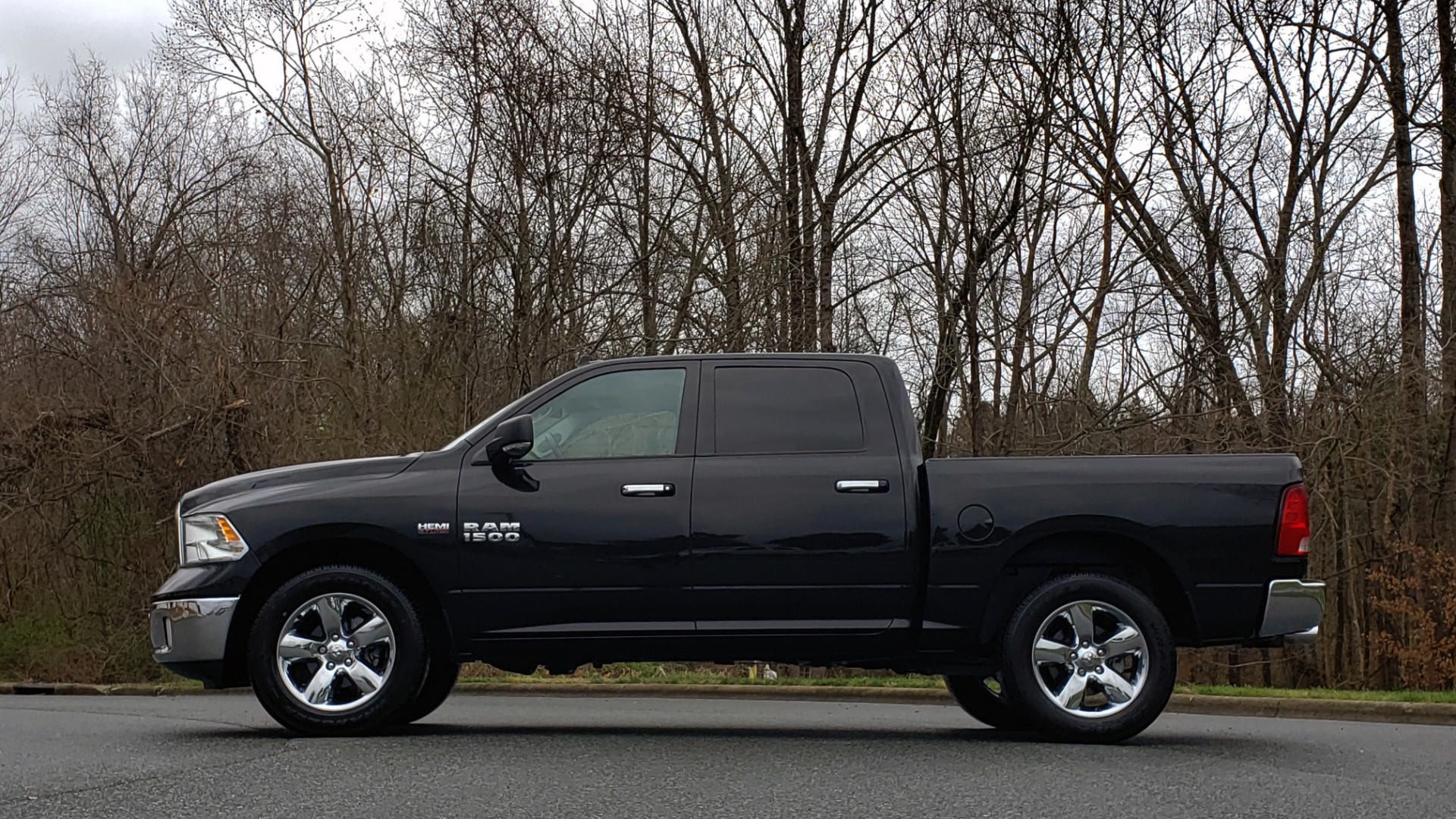 Used 2016 Ram 1500 BIG HORN 5.7L HEMI CREW CAB / HTD STS / NAV / REAVIEW for sale Sold at Formula Imports in Charlotte NC 28227 2