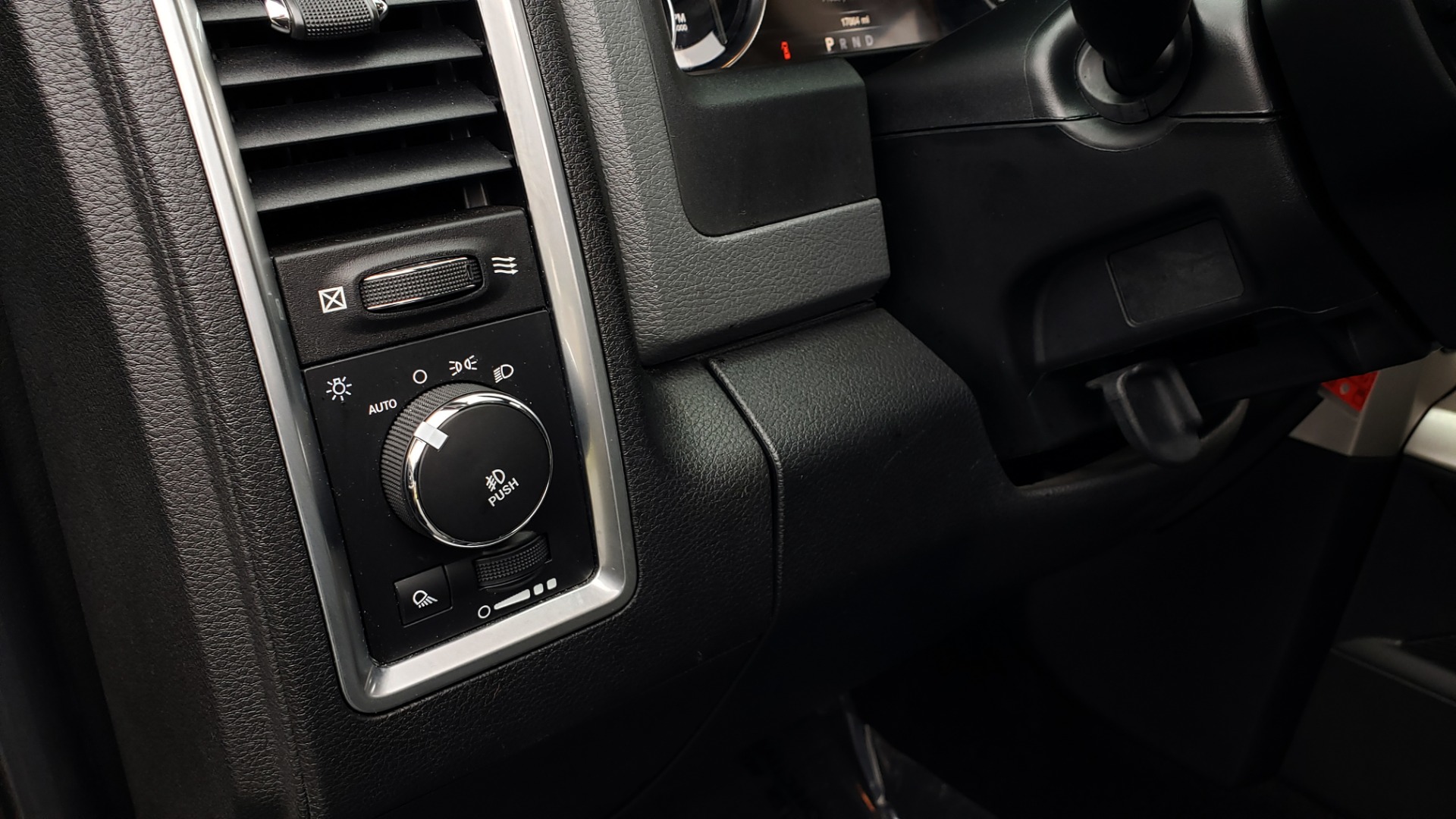 Used 2016 Ram 1500 BIG HORN 5.7L HEMI CREW CAB / HTD STS / NAV / REAVIEW for sale Sold at Formula Imports in Charlotte NC 28227 38