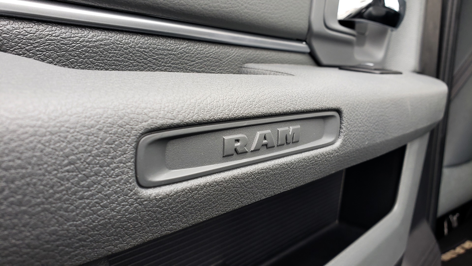 Used 2016 Ram 1500 BIG HORN 5.7L HEMI CREW CAB / HTD STS / NAV / REAVIEW for sale Sold at Formula Imports in Charlotte NC 28227 56