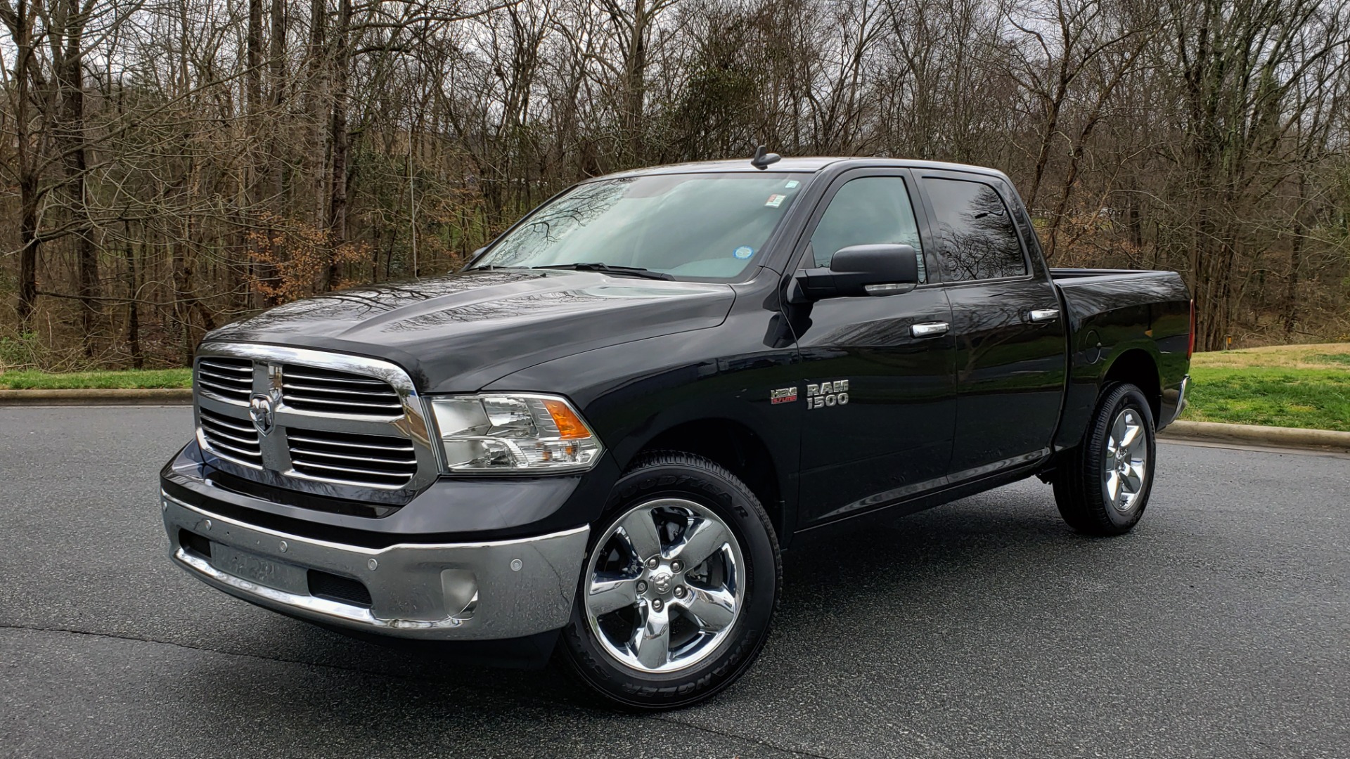 Used 2016 Ram 1500 BIG HORN 5.7L HEMI CREW CAB / HTD STS / NAV / REAVIEW for sale Sold at Formula Imports in Charlotte NC 28227 1