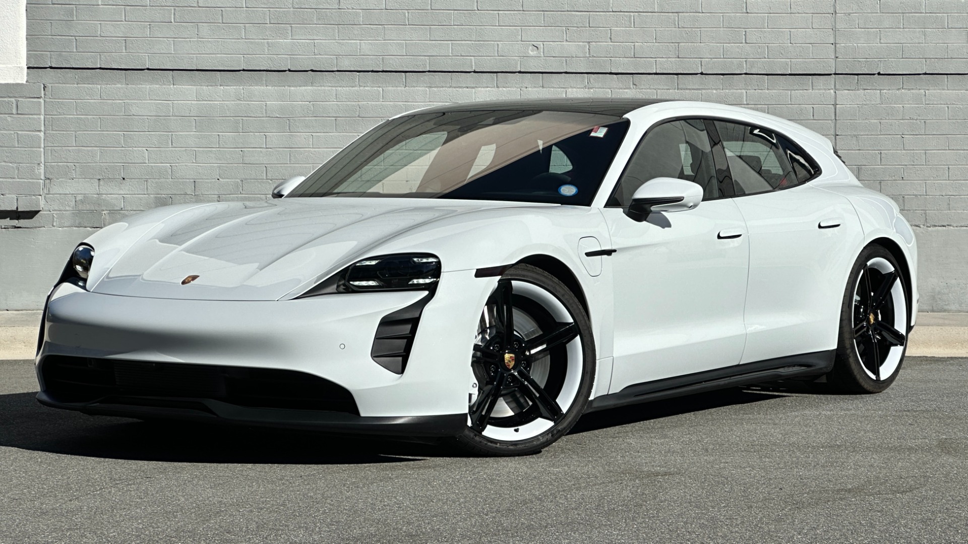Used 2022 Porsche Taycan GTS SPORT TURISMO GTS / SPORT TURISMO / FULL BODY PPF / SPORT CHRONO / PREMIUM PKG for sale $149,900 at Formula Imports in Charlotte NC 28227 1
