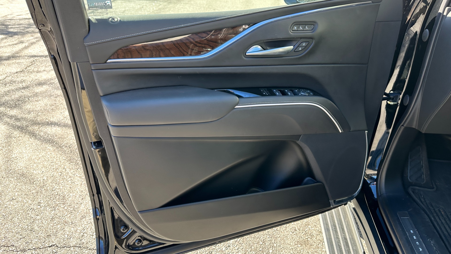 Used 2022 Cadillac Escalade SPORT PLATINUM / NIGHT VISION / BLACKOUT / PERFORMANCE / HEAVY DUTY TRAILER for sale $127,995 at Formula Imports in Charlotte NC 28227 10
