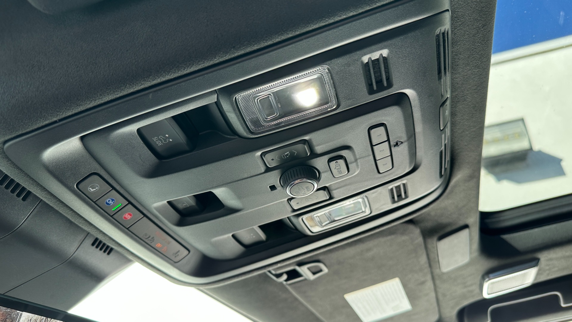 Used 2022 Cadillac Escalade SPORT PLATINUM / NIGHT VISION / BLACKOUT / PERFORMANCE / HEAVY DUTY TRAILER for sale $127,995 at Formula Imports in Charlotte NC 28227 19