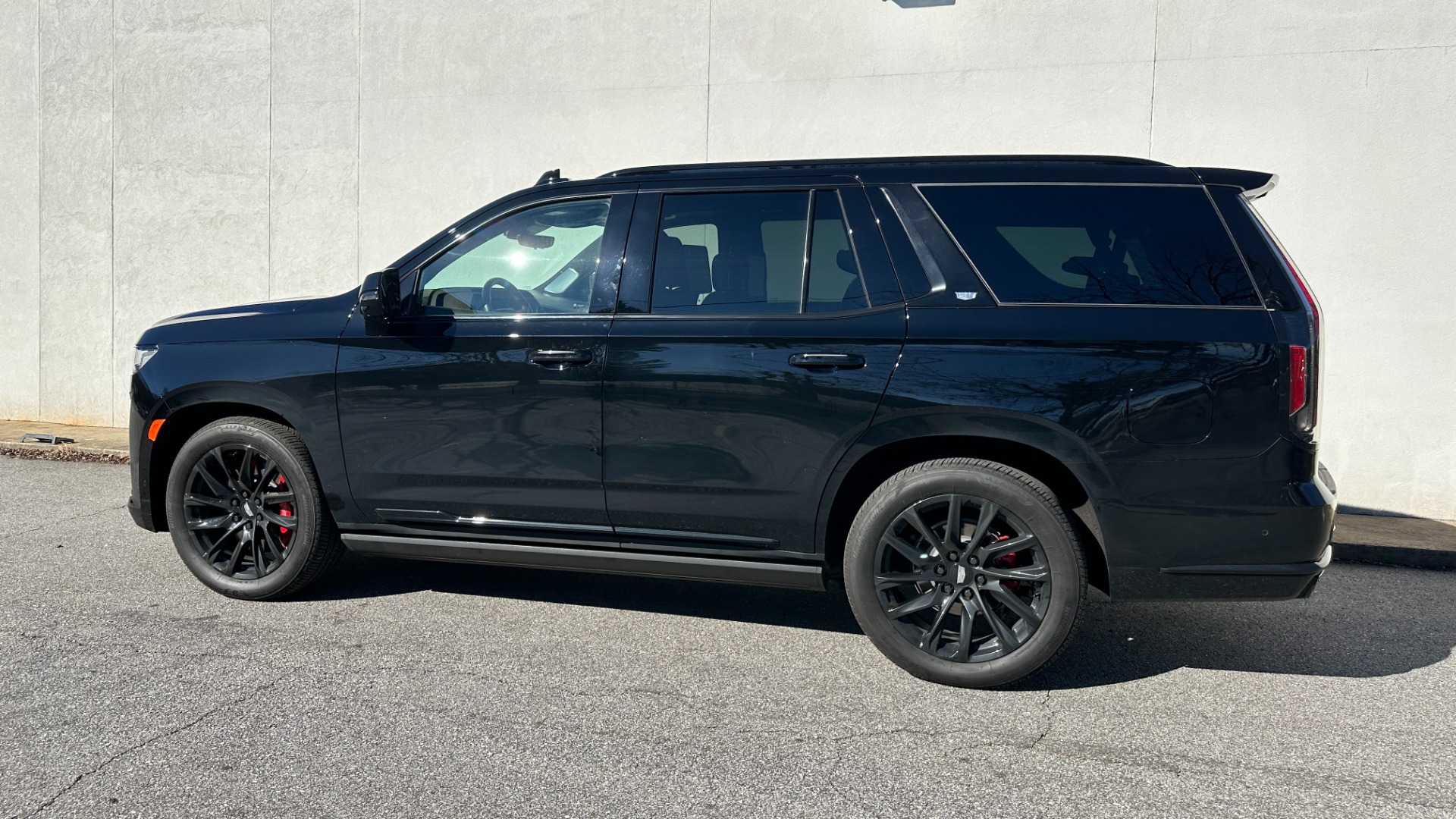 Used 2022 Cadillac Escalade SPORT PLATINUM / NIGHT VISION / BLACKOUT / PERFORMANCE / HEAVY DUTY TRAILER for sale $127,995 at Formula Imports in Charlotte NC 28227 3