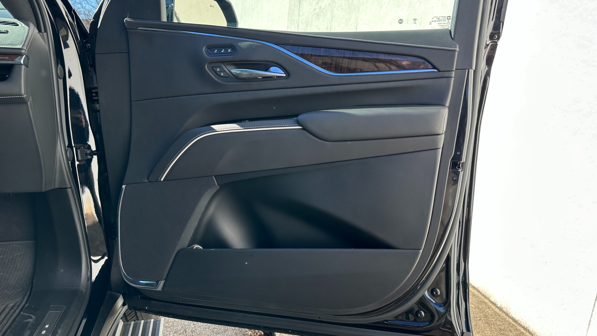 Used 2022 Cadillac Escalade SPORT PLATINUM / NIGHT VISION / BLACKOUT / PERFORMANCE / HEAVY DUTY TRAILER for sale $127,995 at Formula Imports in Charlotte NC 28227 30