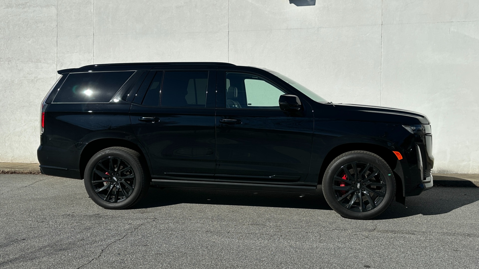 Used 2022 Cadillac Escalade SPORT PLATINUM / NIGHT VISION / BLACKOUT / PERFORMANCE / HEAVY DUTY TRAILER for sale $127,995 at Formula Imports in Charlotte NC 28227 6