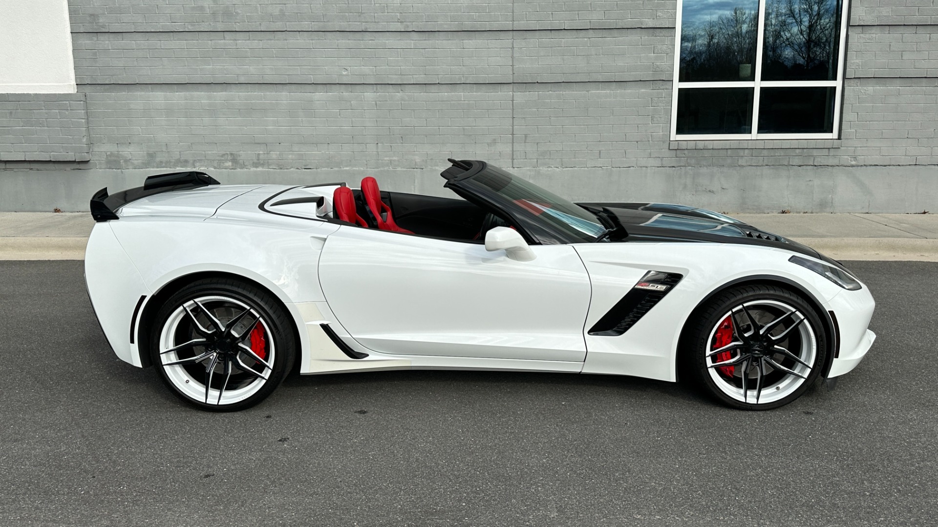 Used 2015 Chevrolet Corvette Z06 3LZ / COMPETITION SEATS / FERRADA WHEELS / EXHAUST / CONVERTIBLE for sale Sold at Formula Imports in Charlotte NC 28227 4