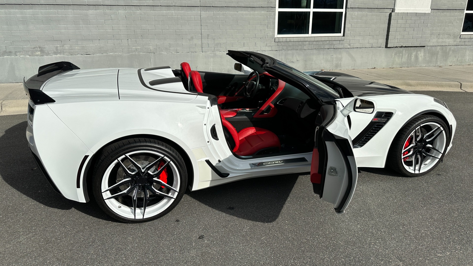 Used 2015 Chevrolet Corvette Z06 3LZ / COMPETITION SEATS / FERRADA WHEELS / EXHAUST / CONVERTIBLE for sale Sold at Formula Imports in Charlotte NC 28227 6