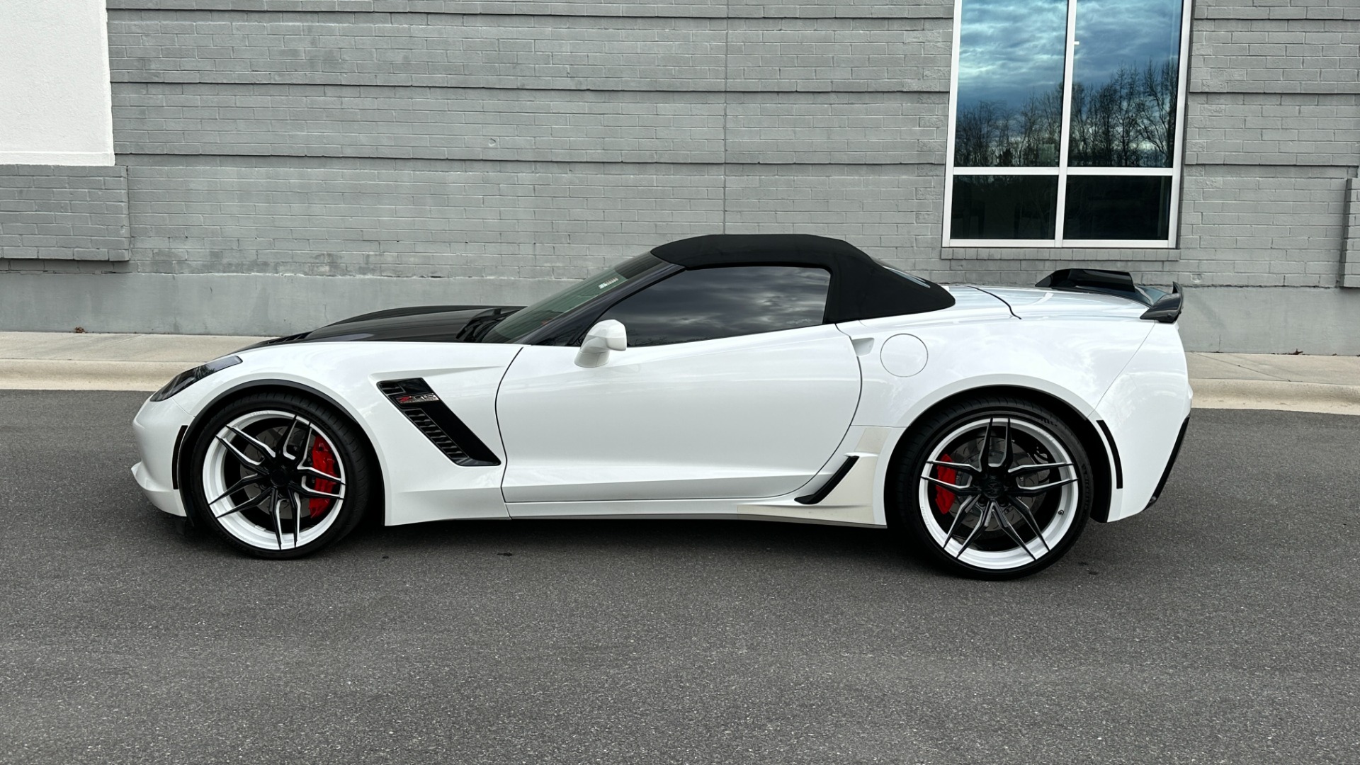 Used 2015 Chevrolet Corvette Z06 3LZ / COMPETITION SEATS / FERRADA WHEELS / EXHAUST / CONVERTIBLE for sale Sold at Formula Imports in Charlotte NC 28227 8