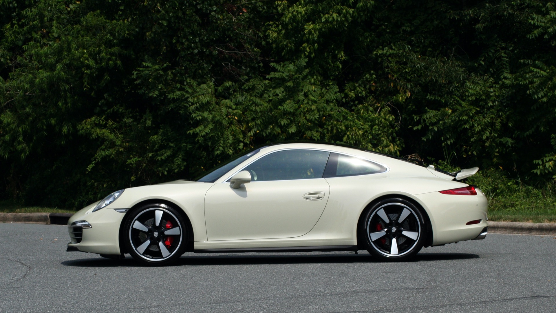 Used 2014 Porsche 911 50TH ANNIVERSARY EDITION / NAV / BOSE / 7-SPEED MANUAL for sale Sold at Formula Imports in Charlotte NC 28227 3