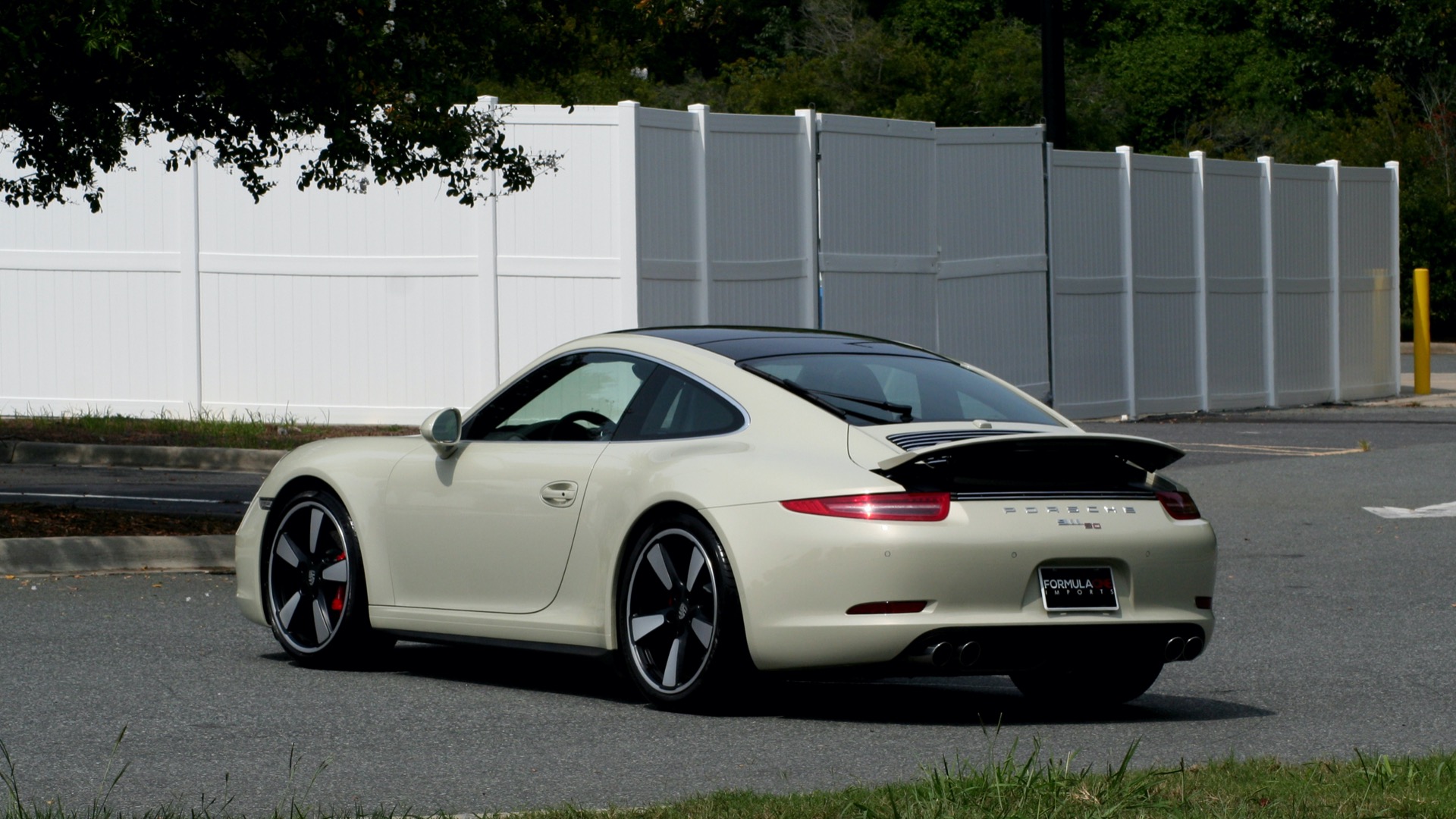 Used 2014 Porsche 911 50TH ANNIVERSARY EDITION / NAV / BOSE / 7-SPEED MANUAL for sale Sold at Formula Imports in Charlotte NC 28227 4