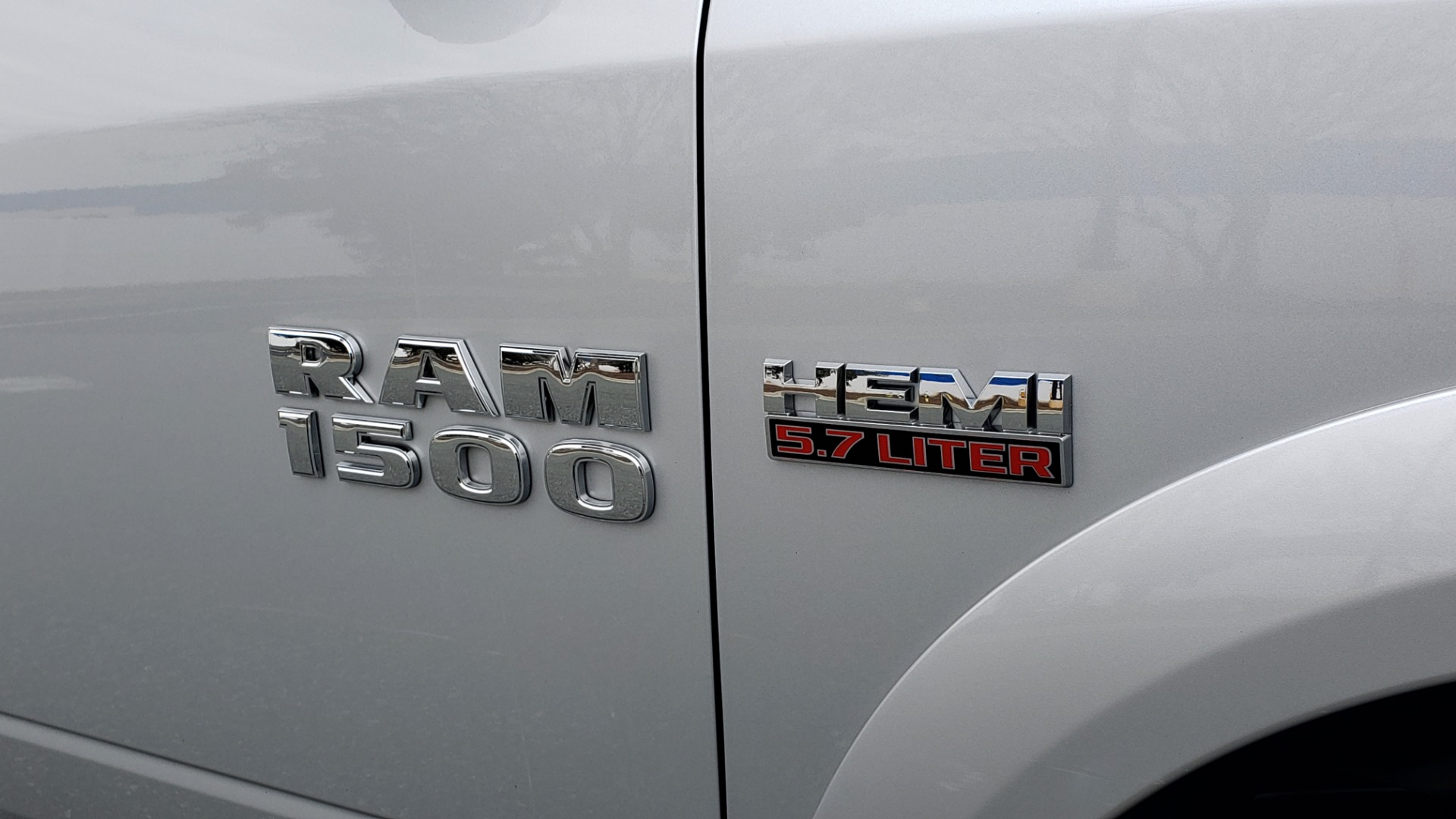 Used 2016 Ram 1500 OUTDOORSMAN 4X4 / CREW CAB / REARVIEW / HTD STS for sale Sold at Formula Imports in Charlotte NC 28227 10