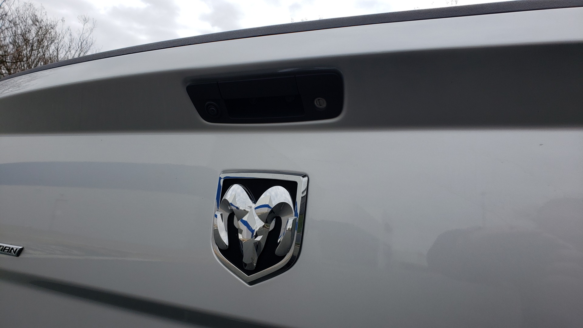 Used 2016 Ram 1500 OUTDOORSMAN 4X4 / CREW CAB / REARVIEW / HTD STS for sale Sold at Formula Imports in Charlotte NC 28227 27