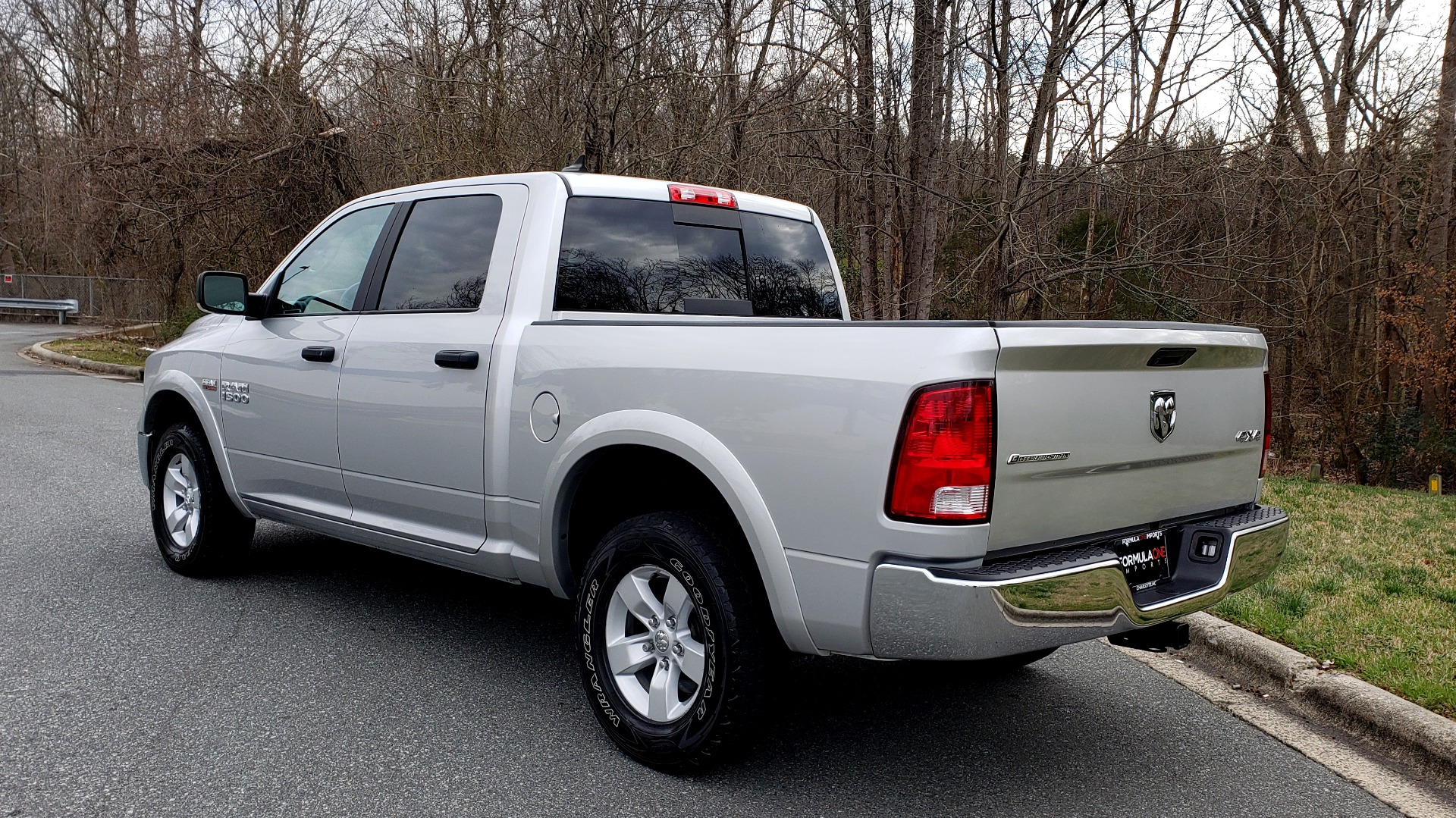 Used 2016 Ram 1500 OUTDOORSMAN 4X4 / CREW CAB / REARVIEW / HTD STS for sale Sold at Formula Imports in Charlotte NC 28227 3