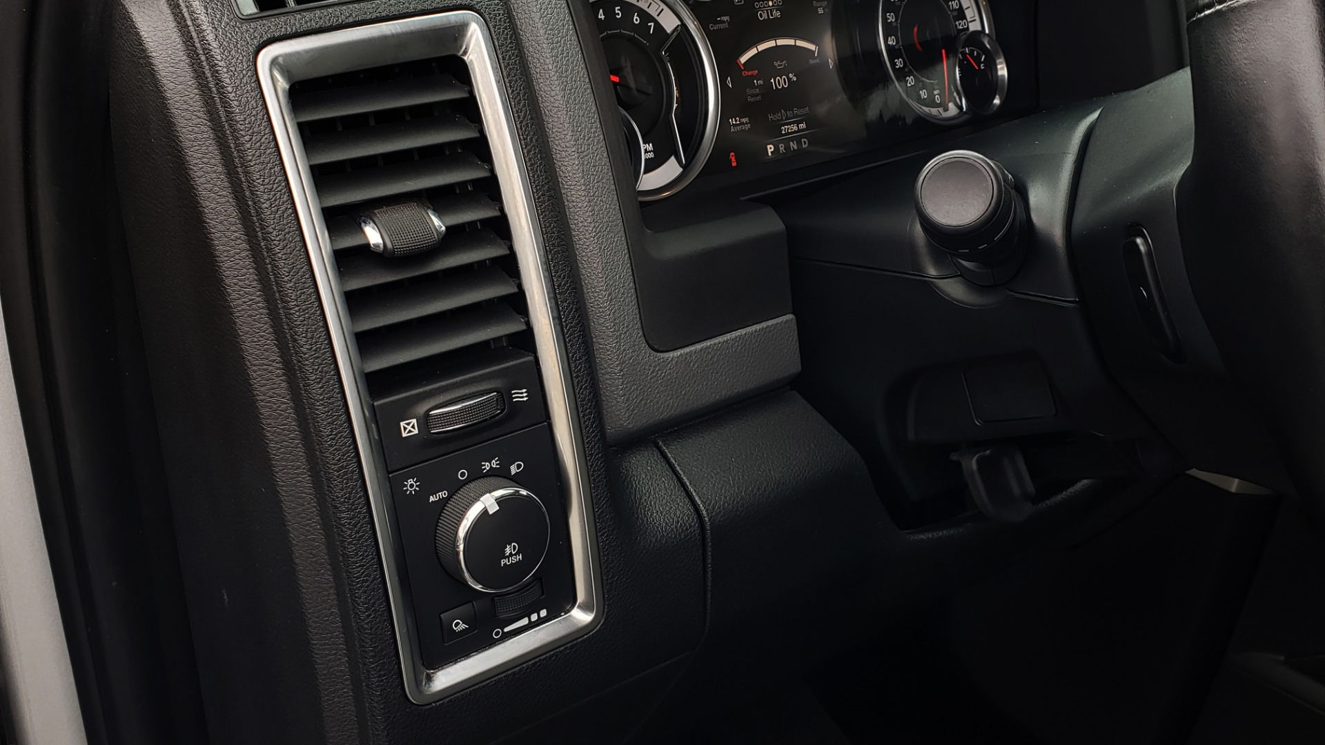 Used 2016 Ram 1500 OUTDOORSMAN 4X4 / CREW CAB / REARVIEW / HTD STS for sale Sold at Formula Imports in Charlotte NC 28227 35
