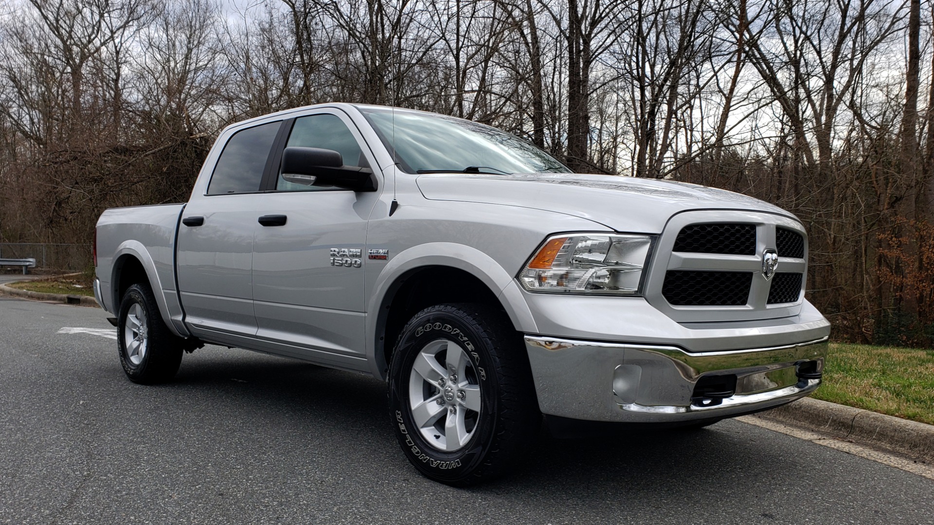 Used 2016 Ram 1500 OUTDOORSMAN 4X4 / CREW CAB / REARVIEW / HTD STS for sale Sold at Formula Imports in Charlotte NC 28227 4