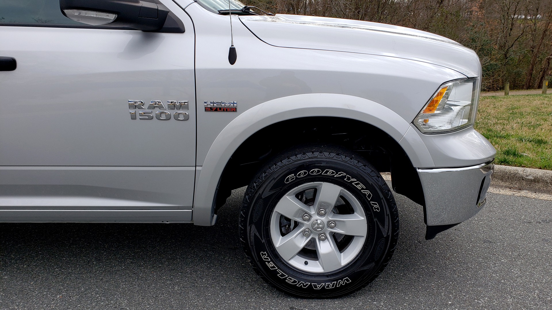 Used 2016 Ram 1500 OUTDOORSMAN 4X4 / CREW CAB / REARVIEW / HTD STS for sale Sold at Formula Imports in Charlotte NC 28227 78