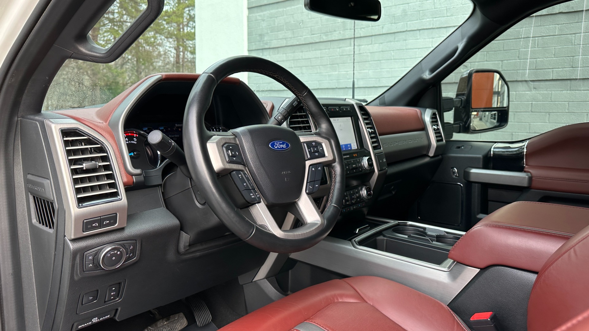 Used 2021 Ford Super Duty F-250 SRW PLATINUM / FX4 OFFROAD / 6.7L DIESEL / PWR SIDE STEPS / MASSAGE for sale $78,995 at Formula Imports in Charlotte NC 28227 11