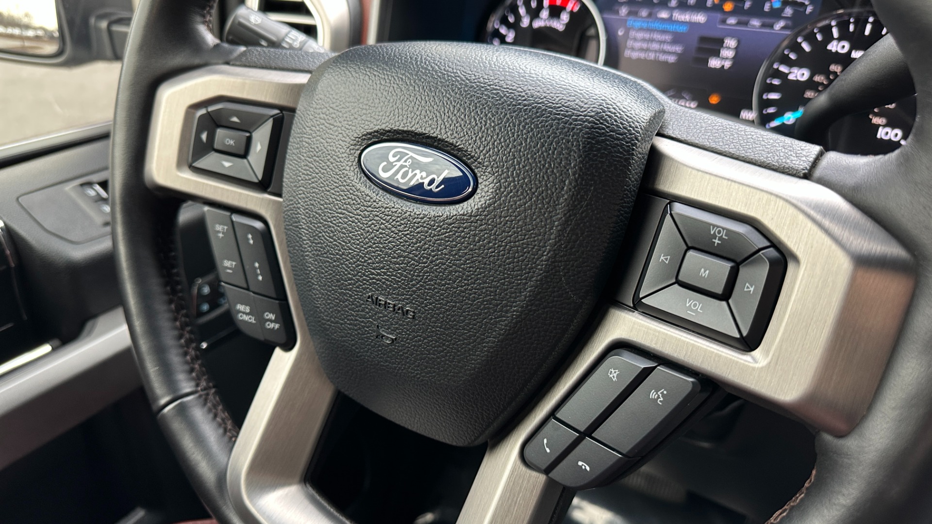 Used 2021 Ford Super Duty F-250 SRW PLATINUM / FX4 OFFROAD / 6.7L DIESEL / PWR SIDE STEPS / MASSAGE for sale $78,995 at Formula Imports in Charlotte NC 28227 36