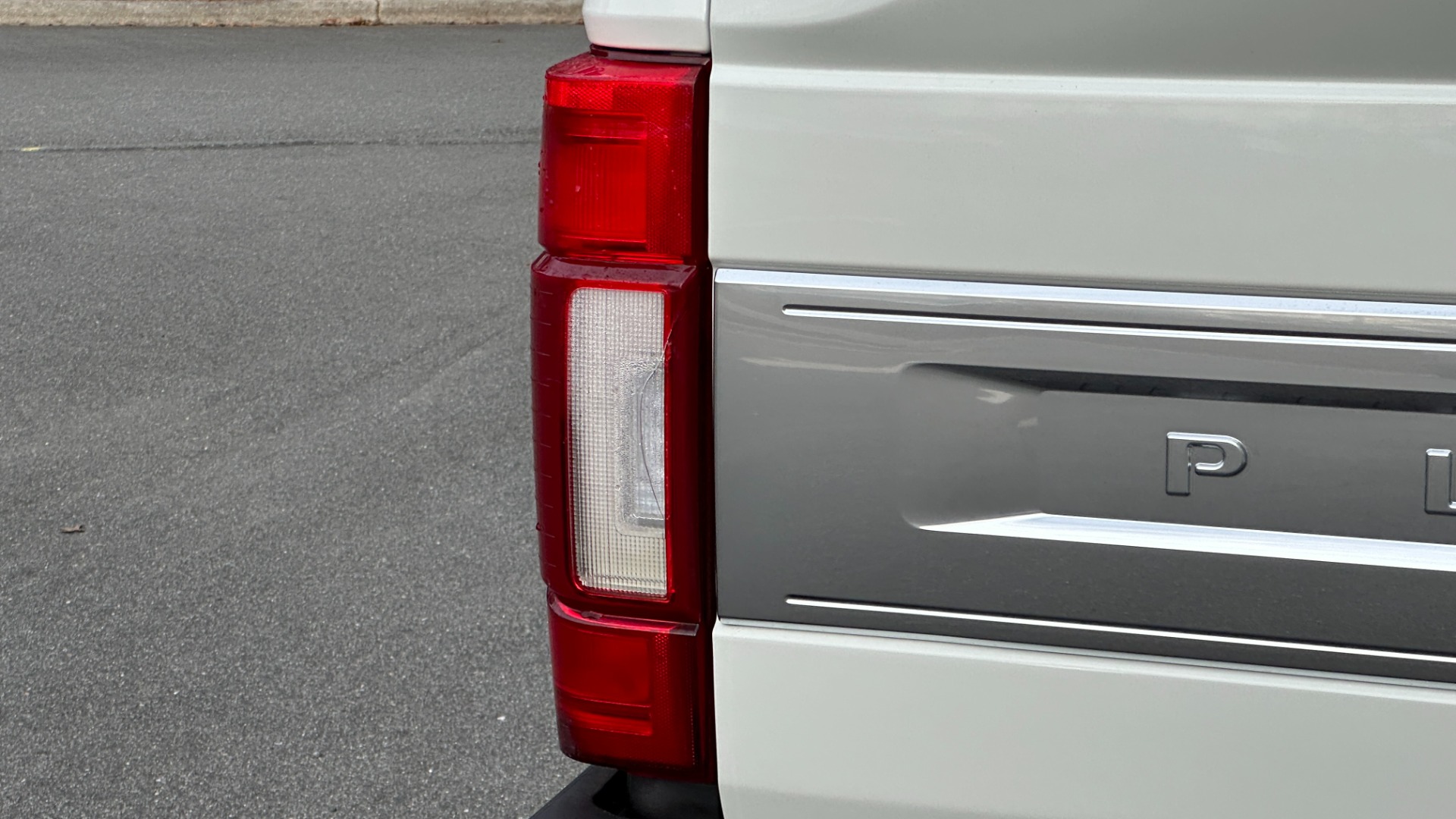 Used 2021 Ford Super Duty F-250 SRW PLATINUM / FX4 OFFROAD / 6.7L DIESEL / PWR SIDE STEPS / MASSAGE for sale $78,995 at Formula Imports in Charlotte NC 28227 43