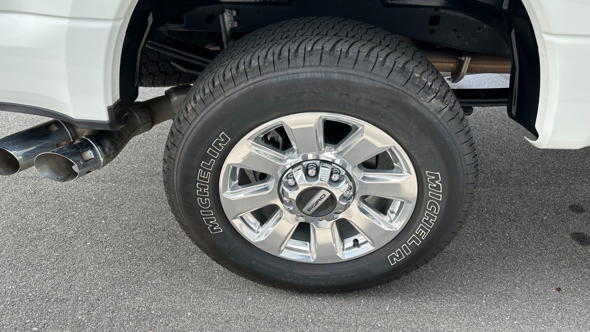 Used 2021 Ford Super Duty F-250 SRW PLATINUM / FX4 OFFROAD / 6.7L DIESEL / PWR SIDE STEPS / MASSAGE for sale $78,995 at Formula Imports in Charlotte NC 28227 51