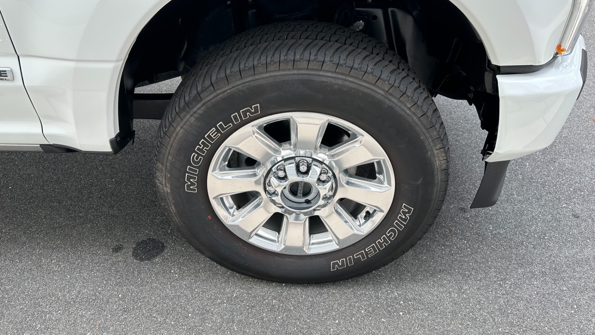 Used 2021 Ford Super Duty F-250 SRW PLATINUM / FX4 OFFROAD / 6.7L DIESEL / PWR SIDE STEPS / MASSAGE for sale $78,995 at Formula Imports in Charlotte NC 28227 52