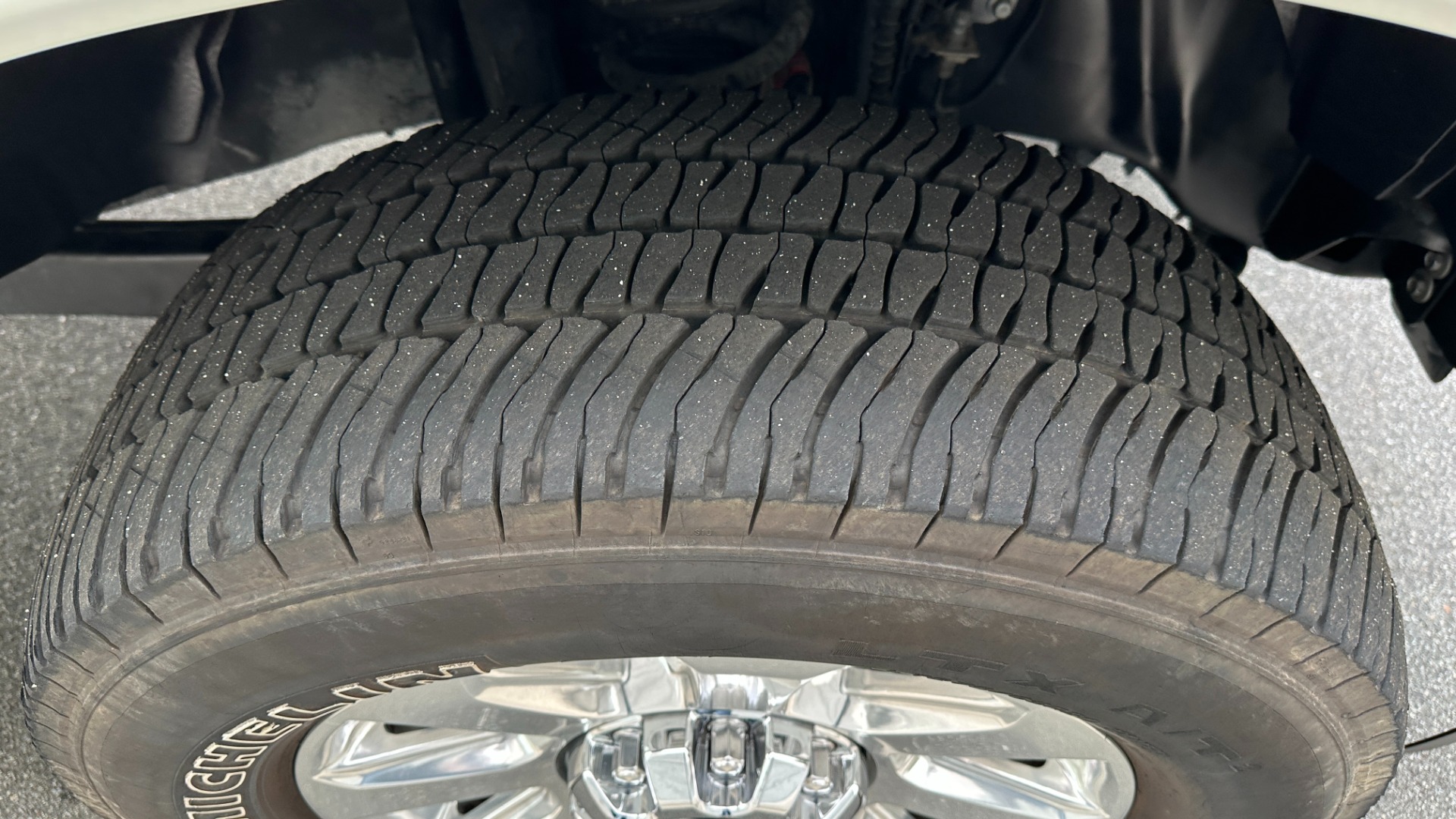 Used 2021 Ford Super Duty F-250 SRW PLATINUM / FX4 OFFROAD / 6.7L DIESEL / PWR SIDE STEPS / MASSAGE for sale $78,995 at Formula Imports in Charlotte NC 28227 53