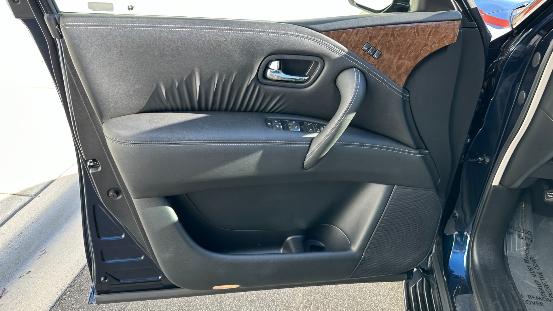 Used 2016 INFINITI QX80 LIMITED / 22IN WHEELS / THEATER PACKAGE / DRIVER ASSISTANCE / V8 / 4WD for sale $33,995 at Formula Imports in Charlotte NC 28227 10