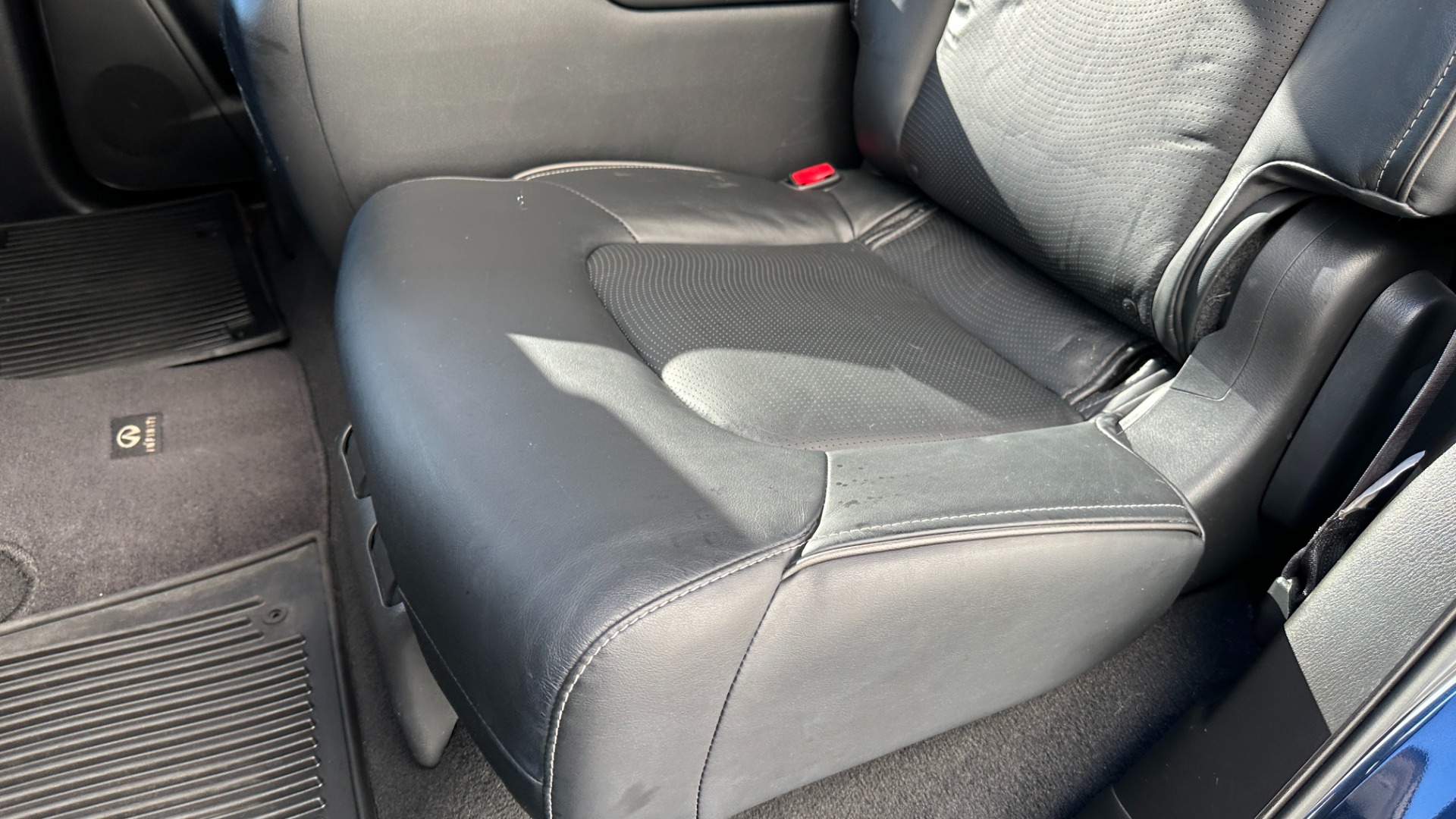 Used 2016 INFINITI QX80 LIMITED / 22IN WHEELS / THEATER PACKAGE / DRIVER ASSISTANCE / V8 / 4WD for sale $33,995 at Formula Imports in Charlotte NC 28227 30