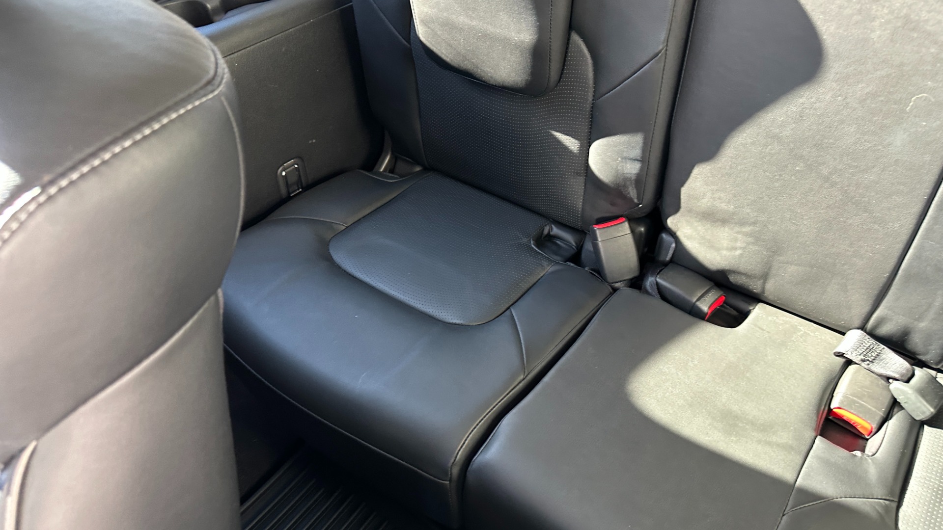 Used 2016 INFINITI QX80 LIMITED / 22IN WHEELS / THEATER PACKAGE / DRIVER ASSISTANCE / V8 / 4WD for sale $33,995 at Formula Imports in Charlotte NC 28227 37